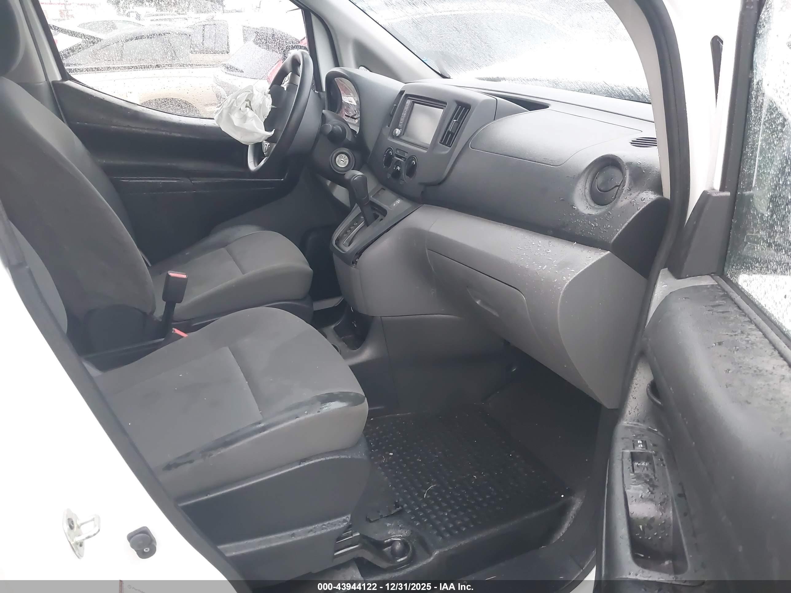 NISSAN NV200 image 5