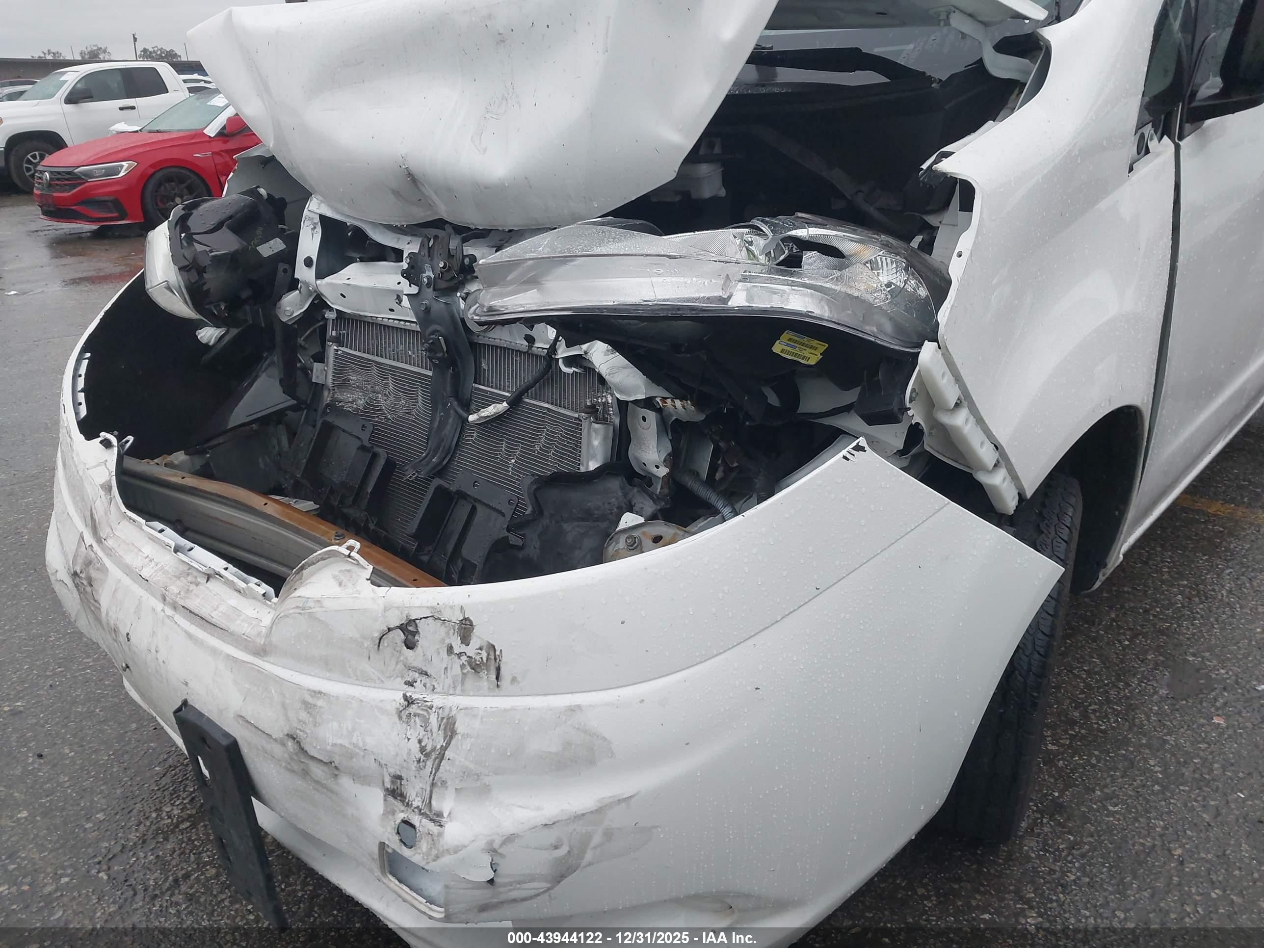 NISSAN NV200 image 6