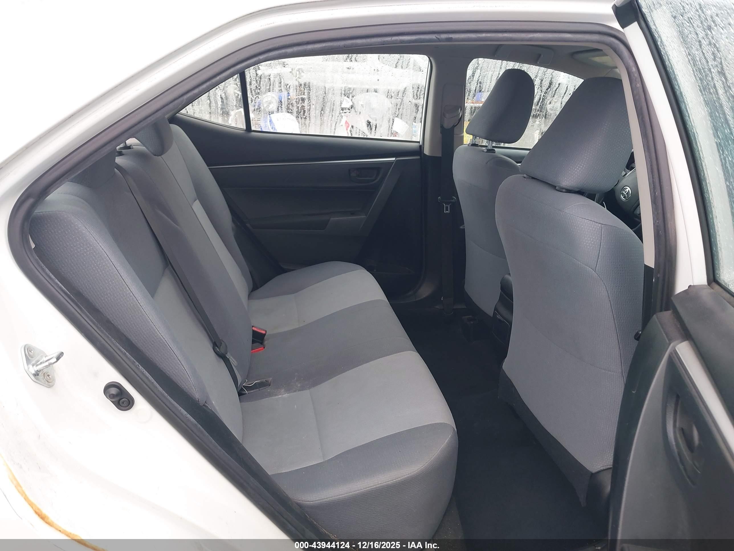 TOYOTA COROLLA image 8