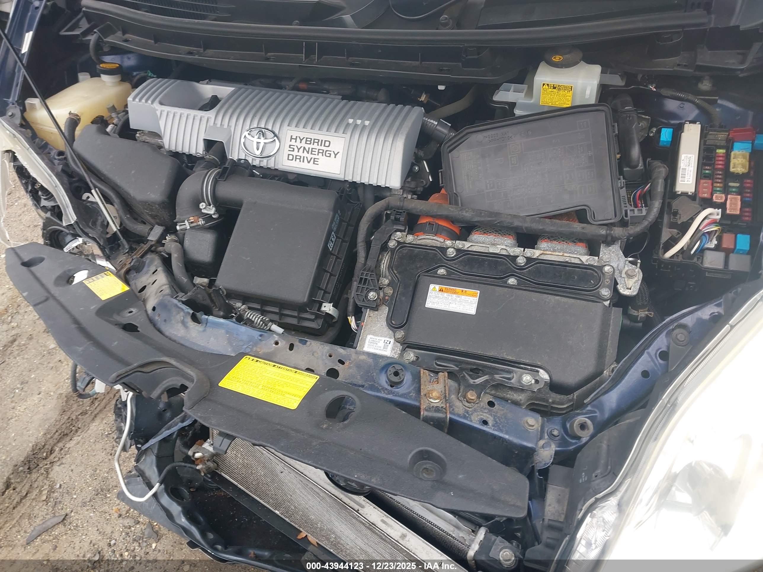 TOYOTA PRIUS image 10