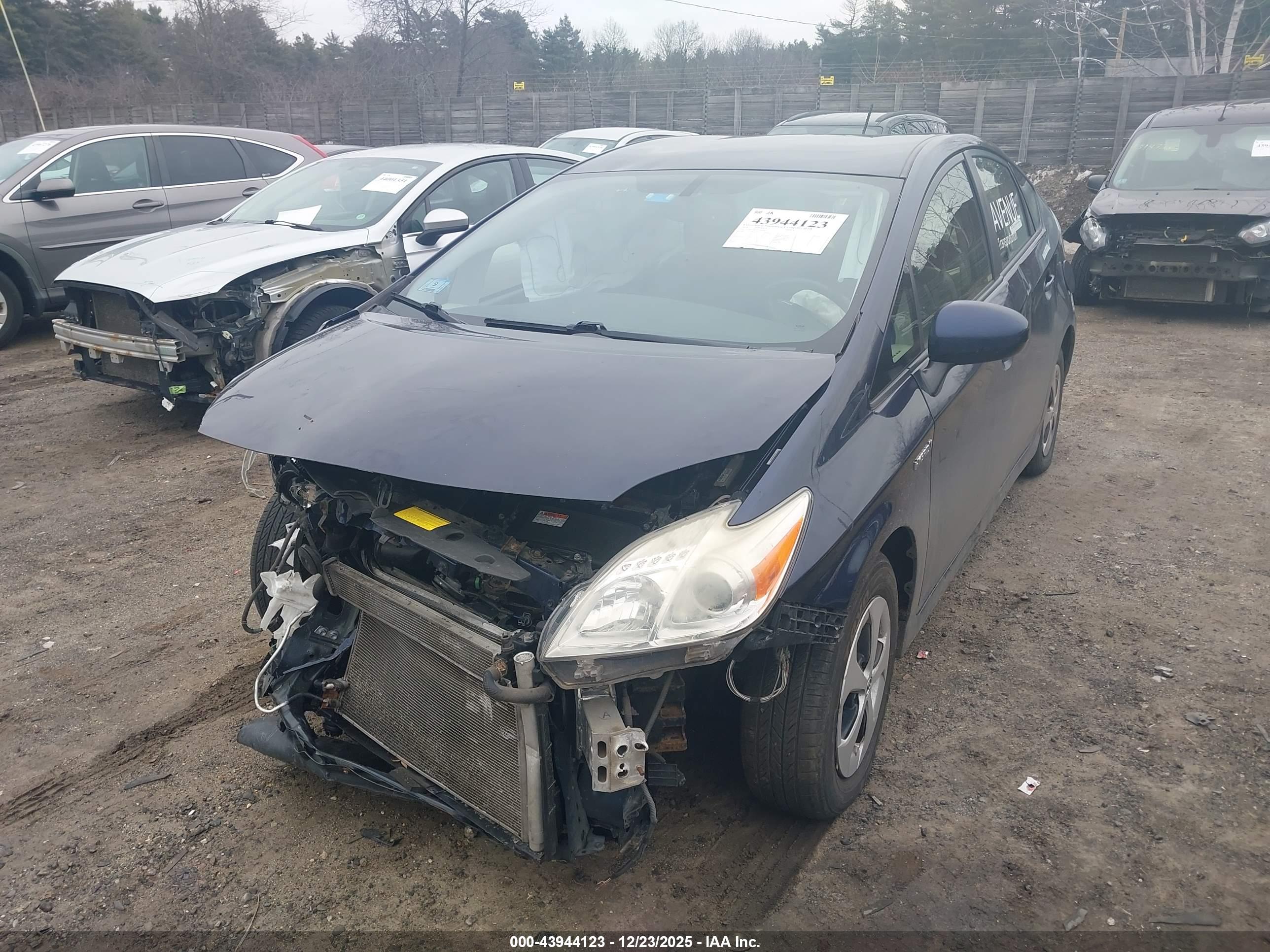 TOYOTA PRIUS image 2