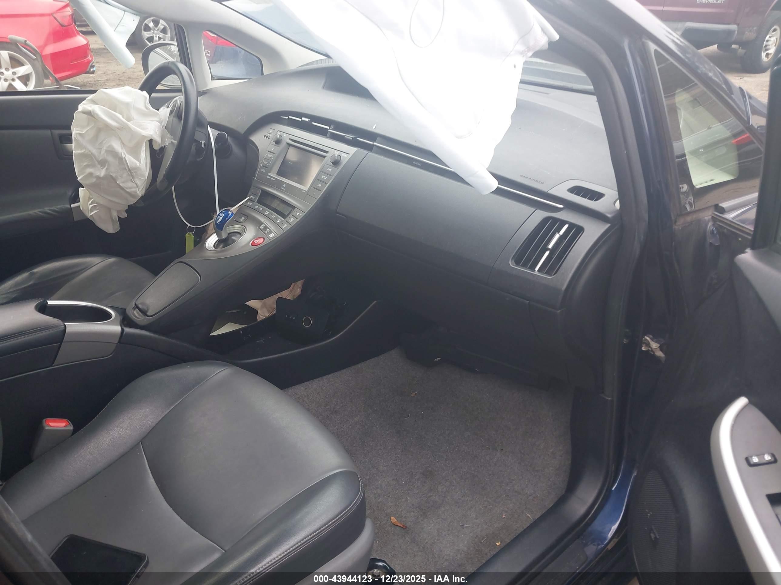 TOYOTA PRIUS image 5