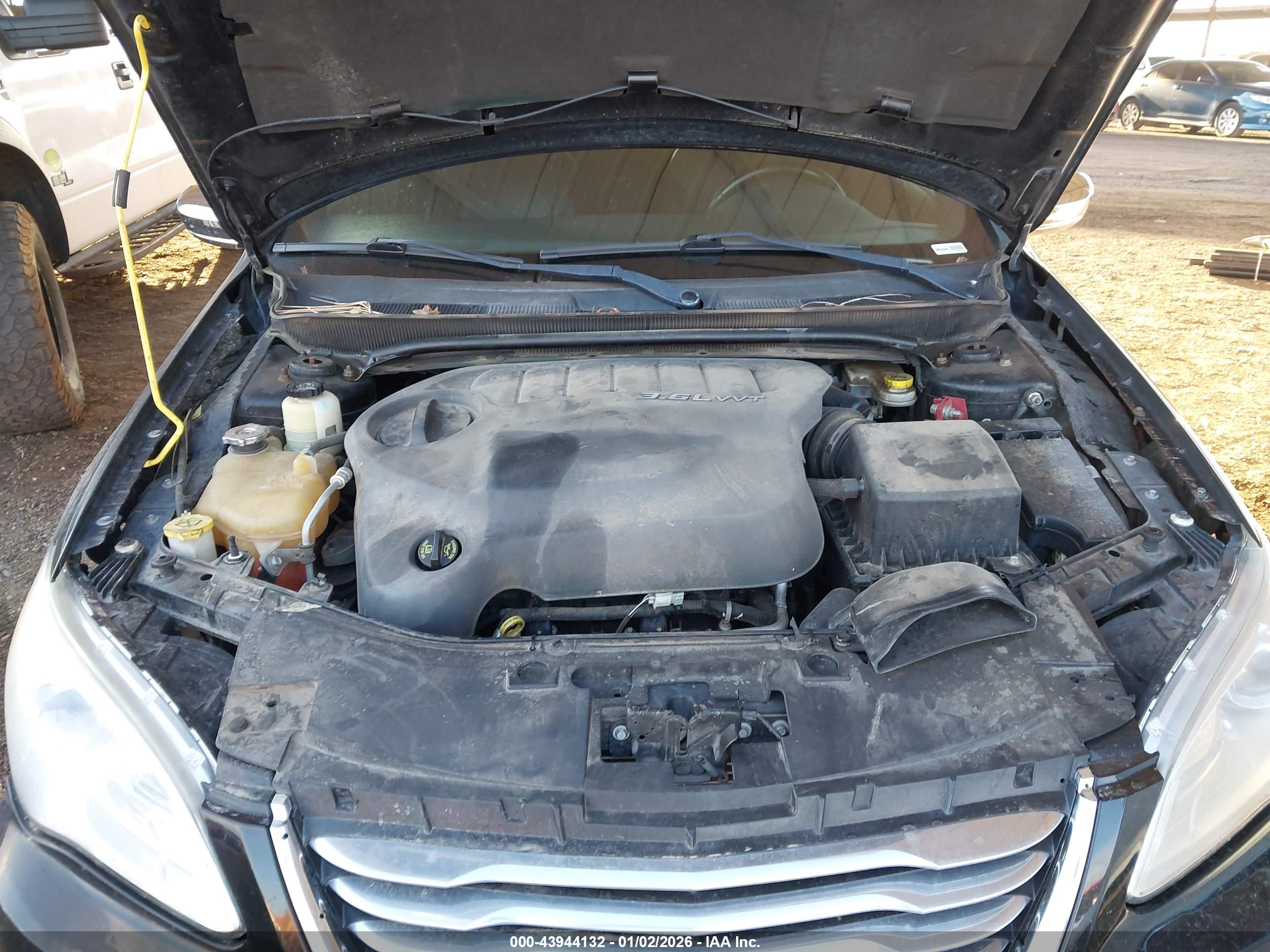 CHRYSLER 200 image 10