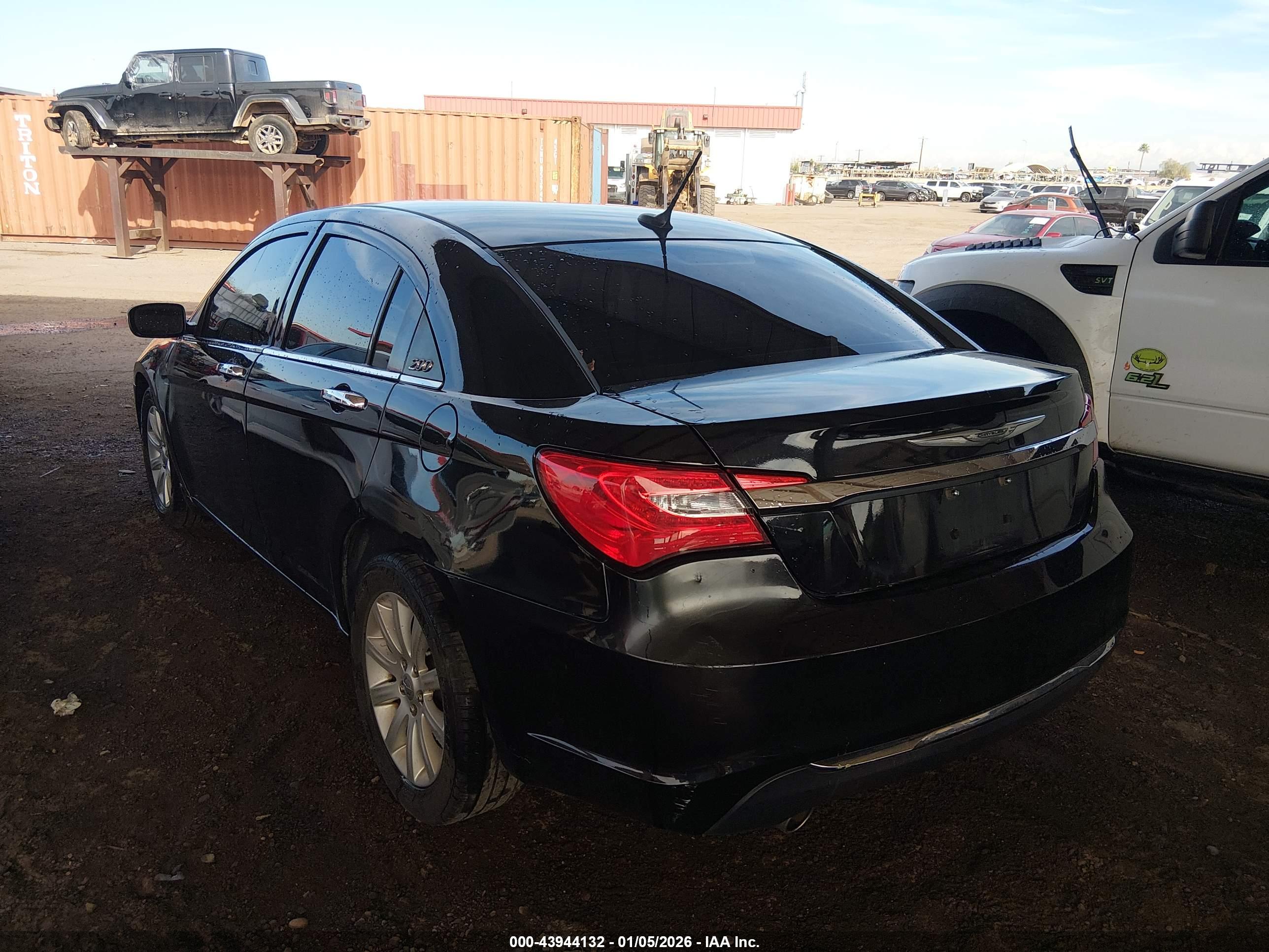 CHRYSLER 200 image 3