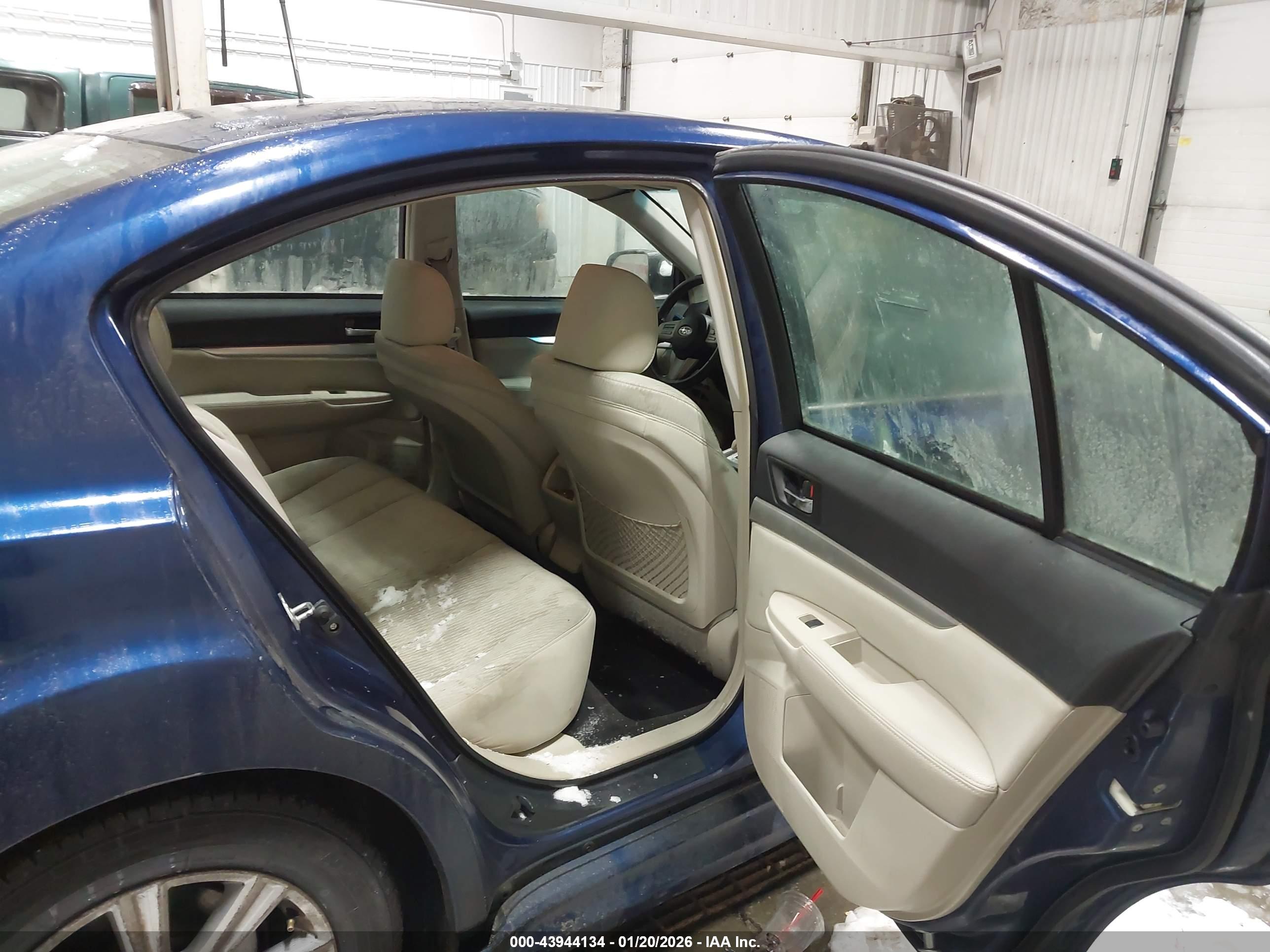 SUBARU LEGACY image 8