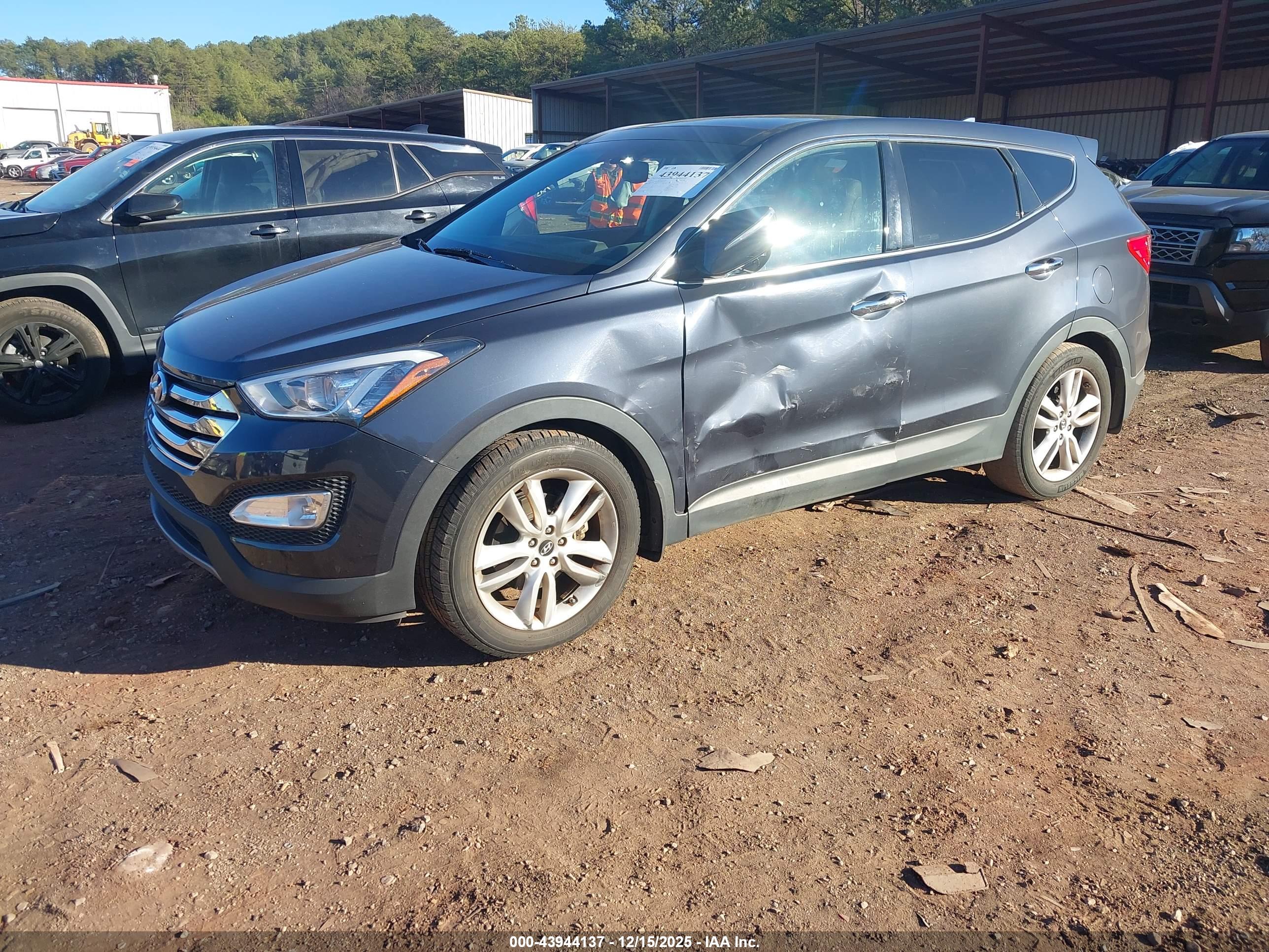 HYUNDAI SANTA image 2