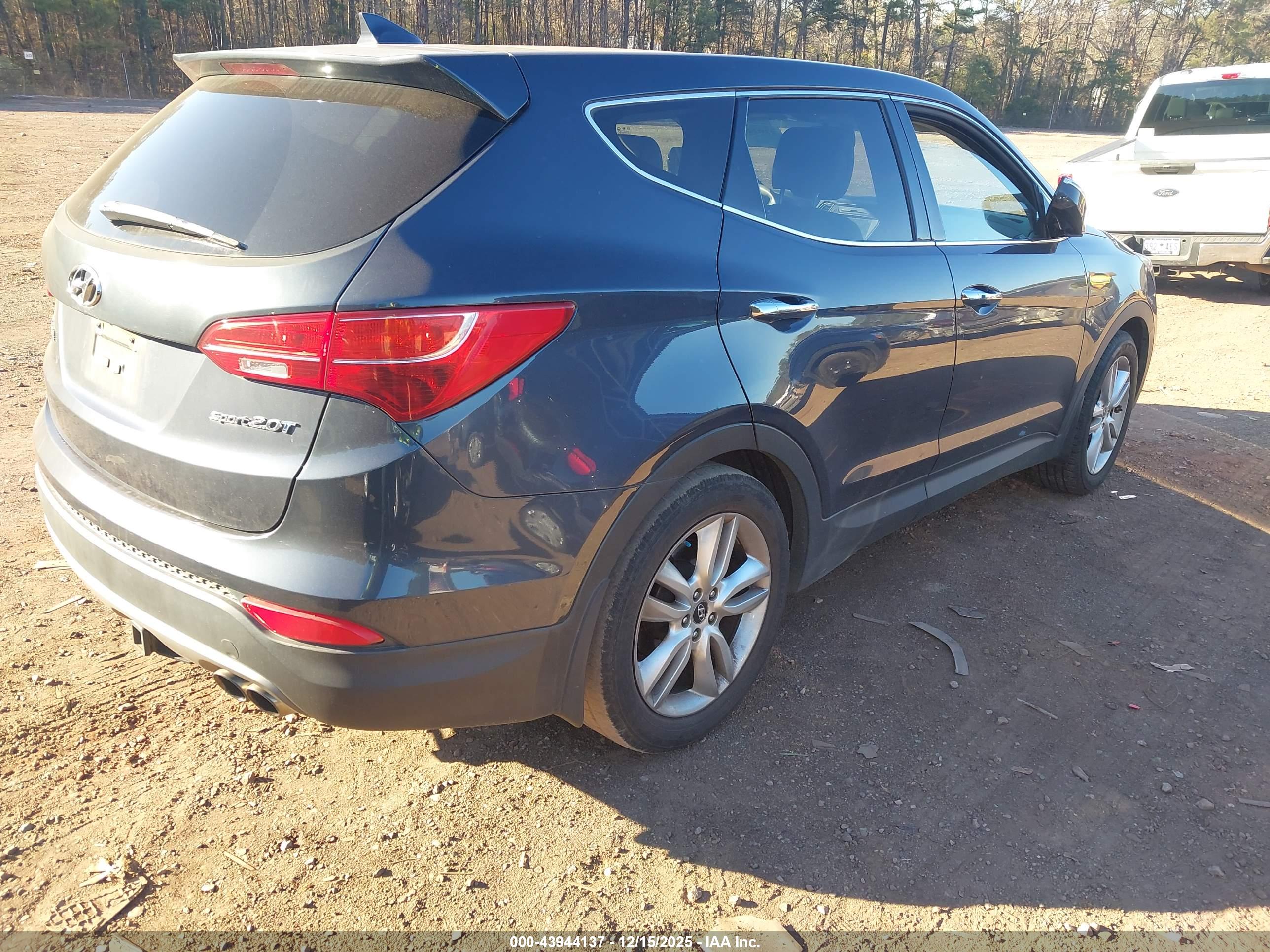 HYUNDAI SANTA image 4