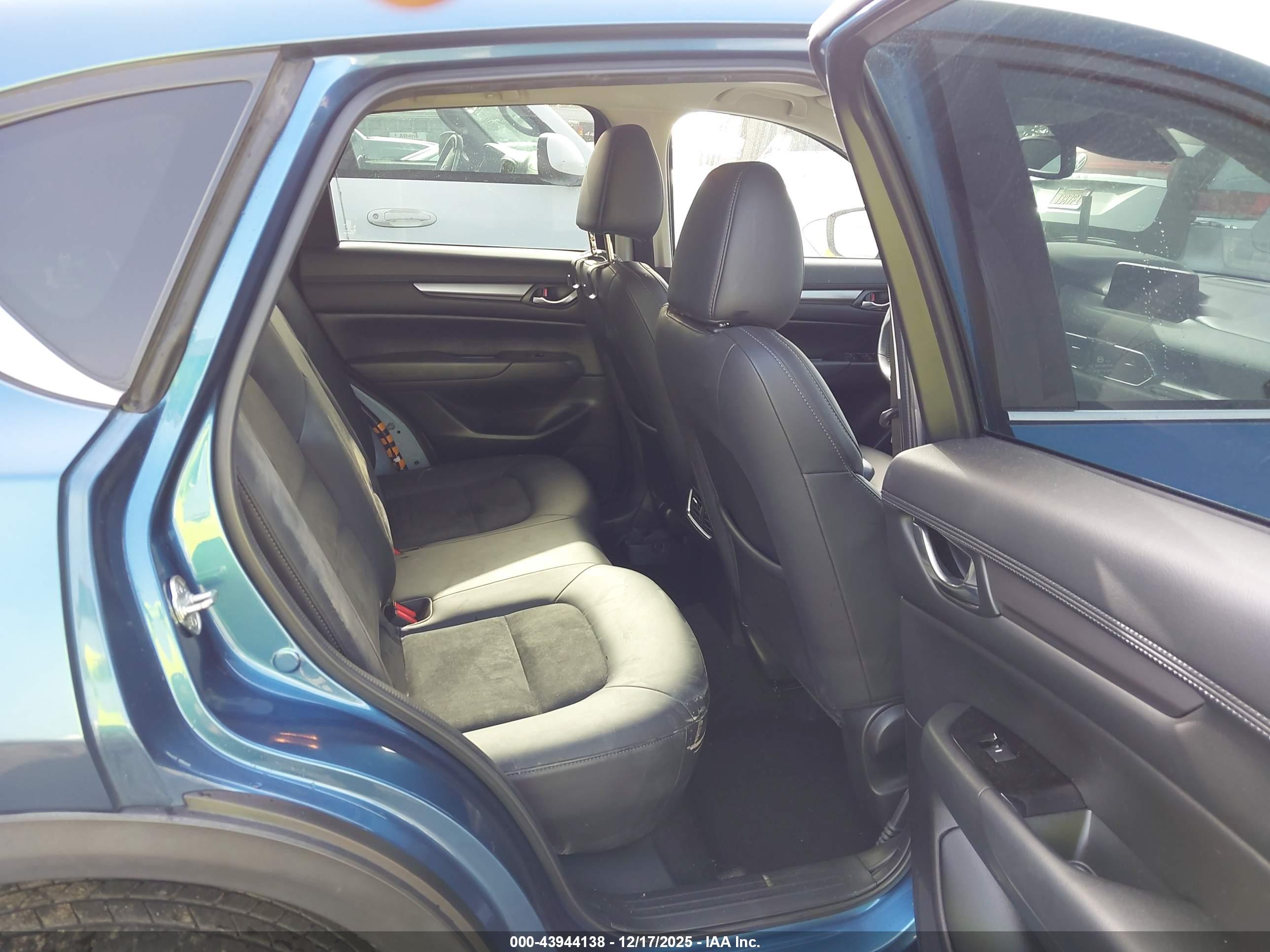 MAZDA CX-5 image 8