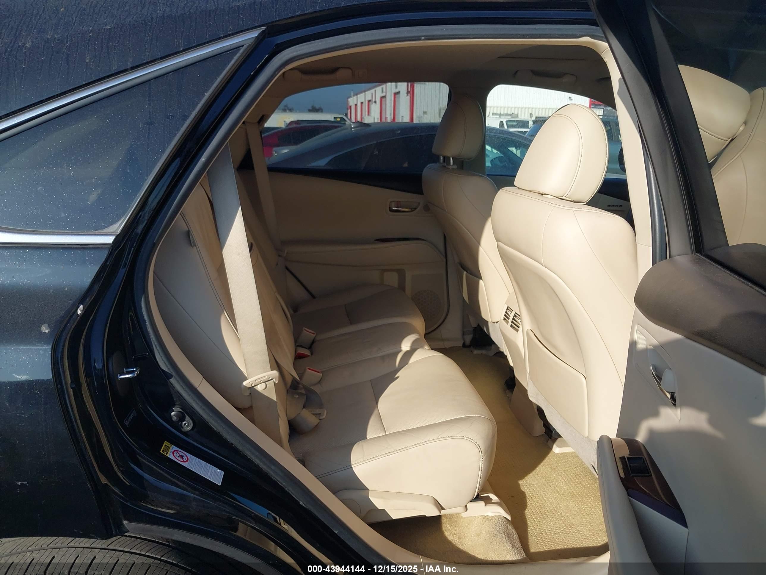 LEXUS RX image 8
