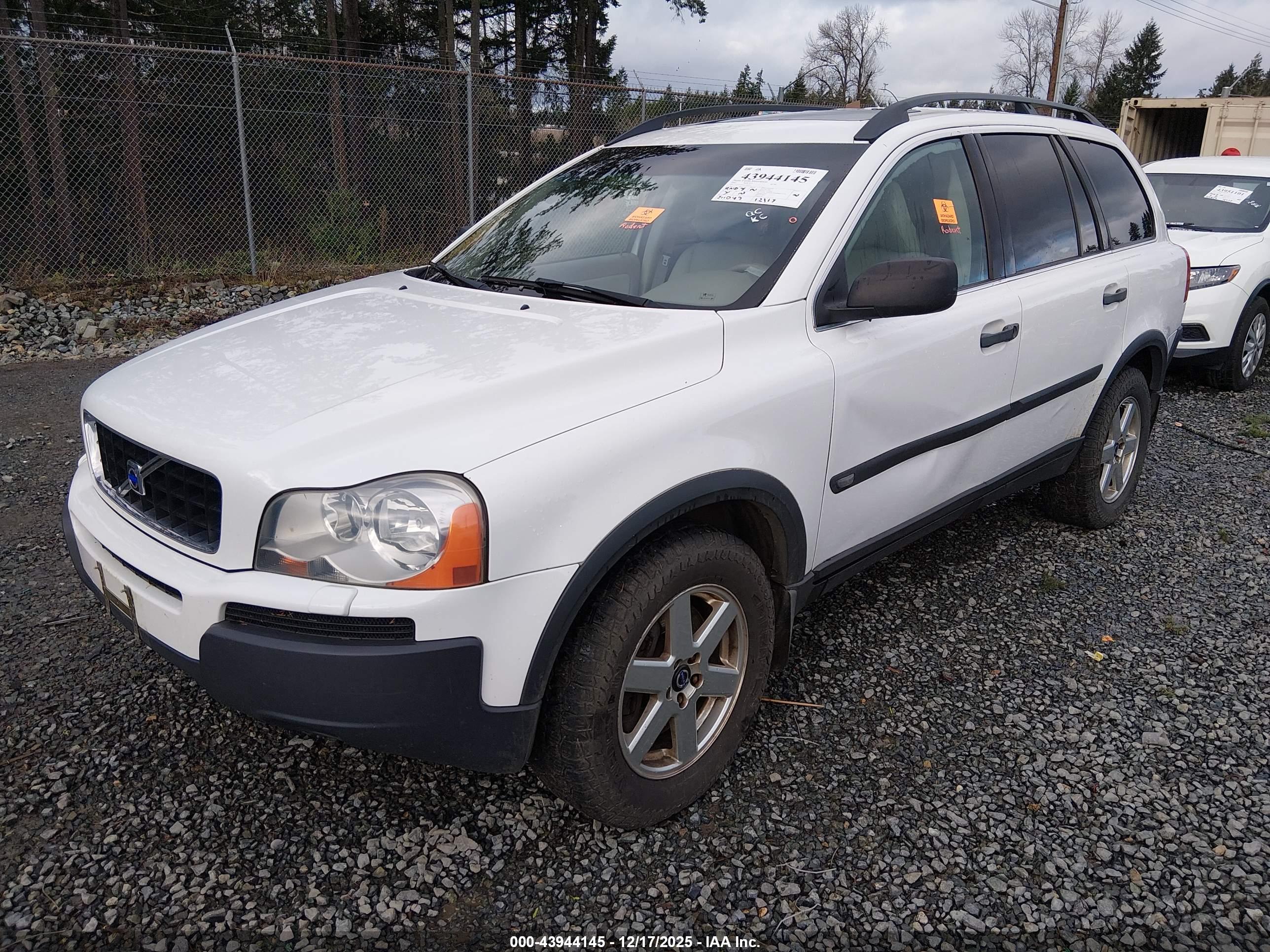 VOLVO XC90 image 2