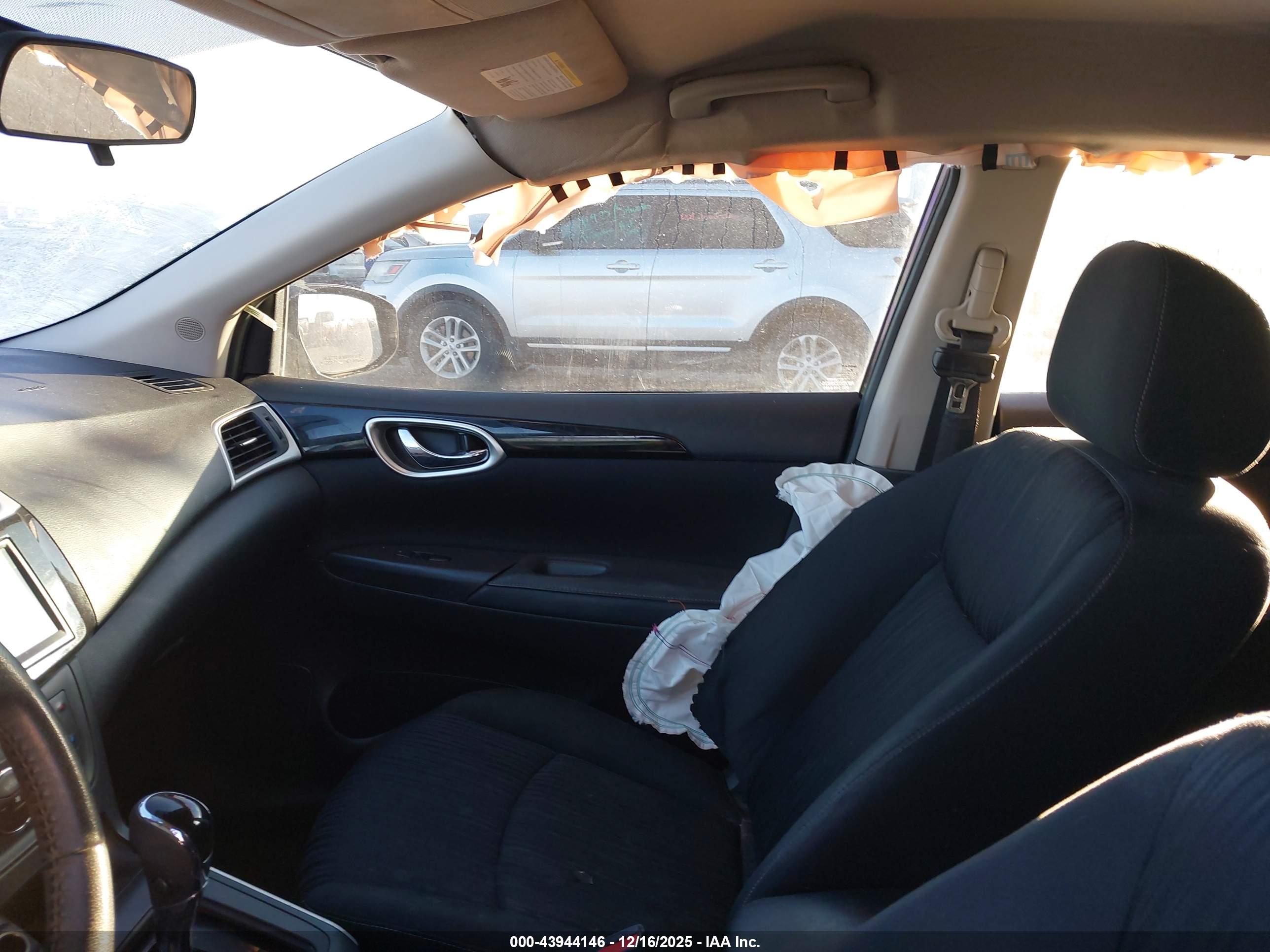 NISSAN SENTRA image 5
