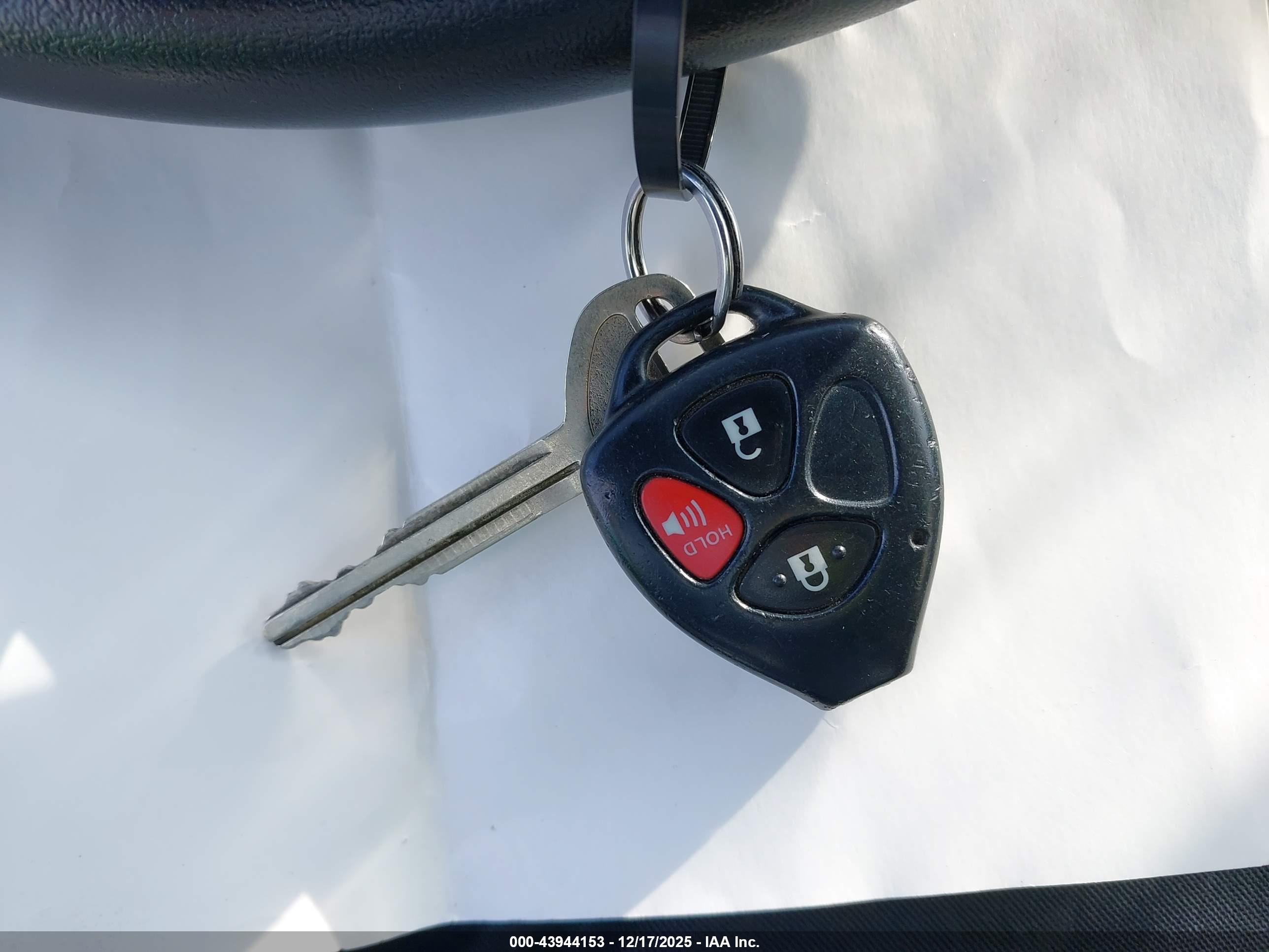 TOYOTA YARIS image 11