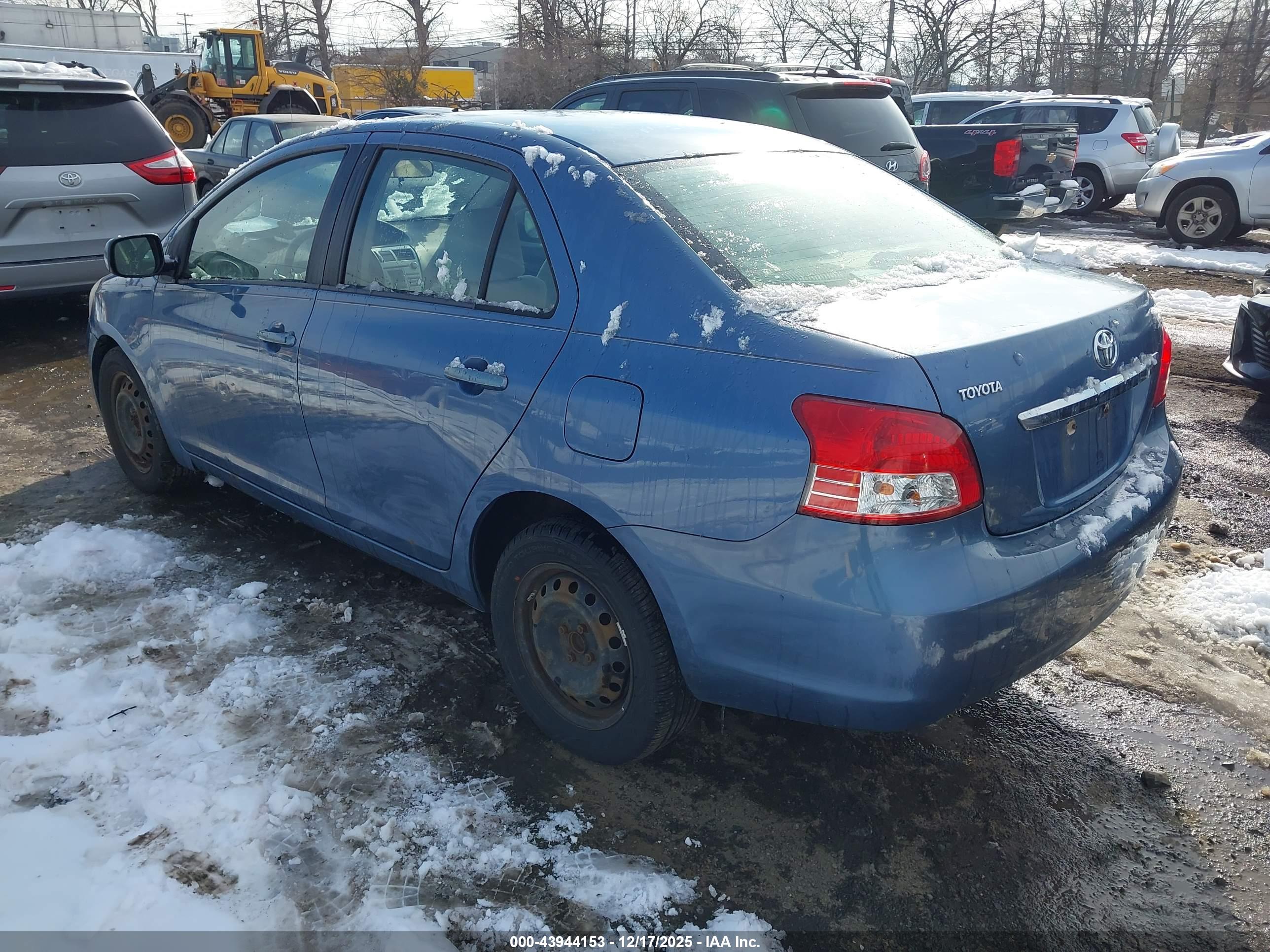 TOYOTA YARIS image 3