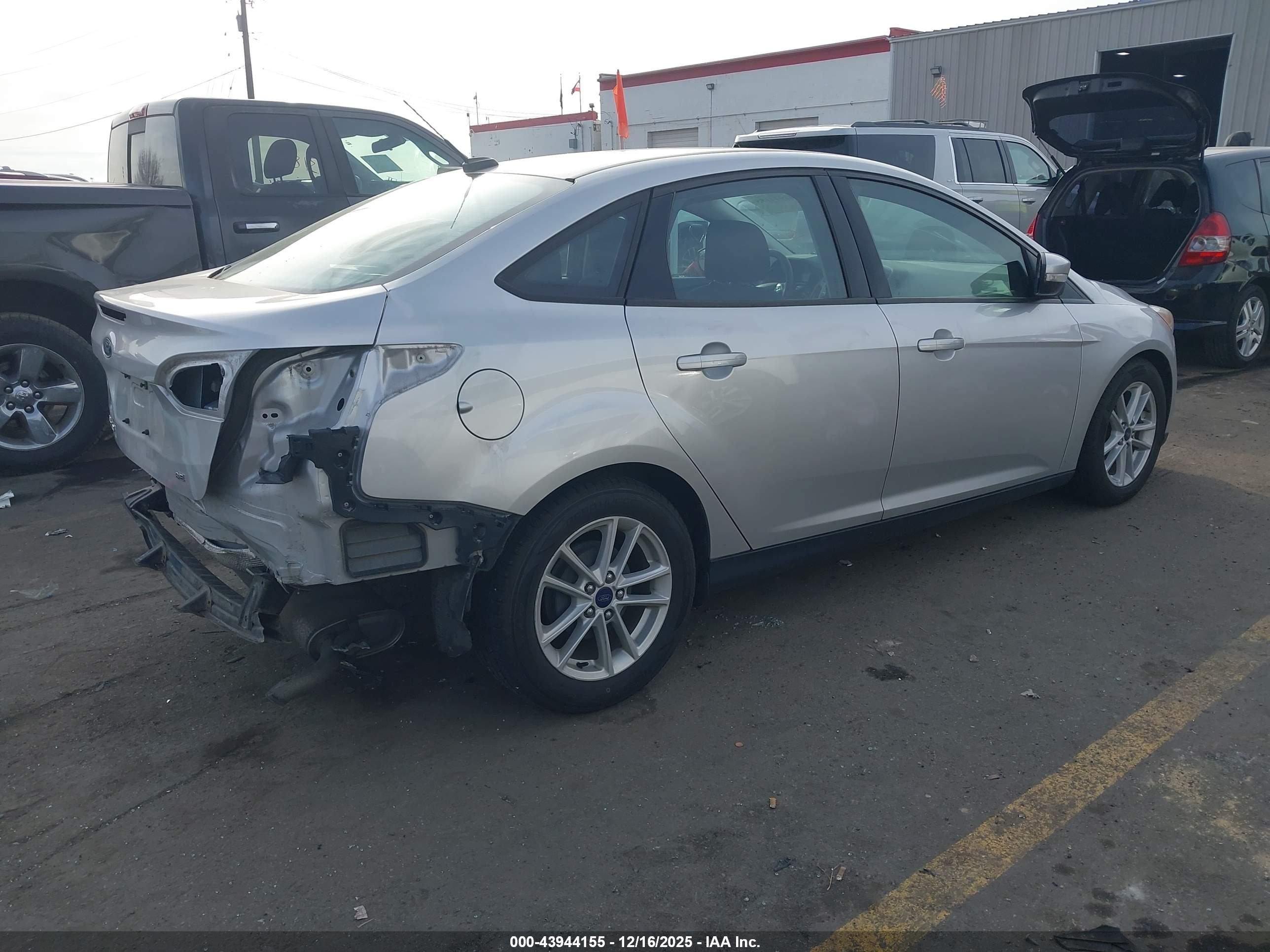 FORD FOCUS image 4