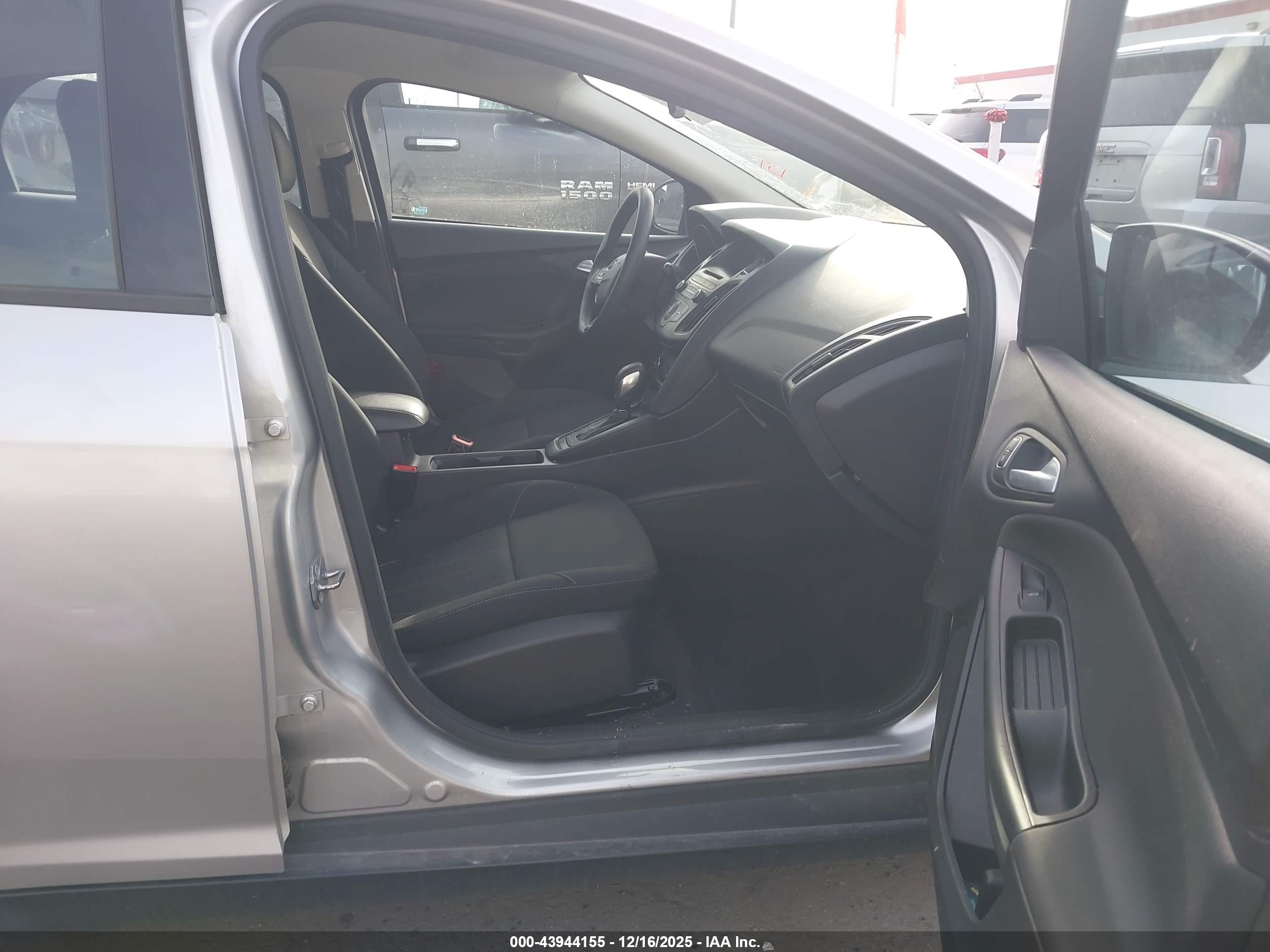FORD FOCUS image 5
