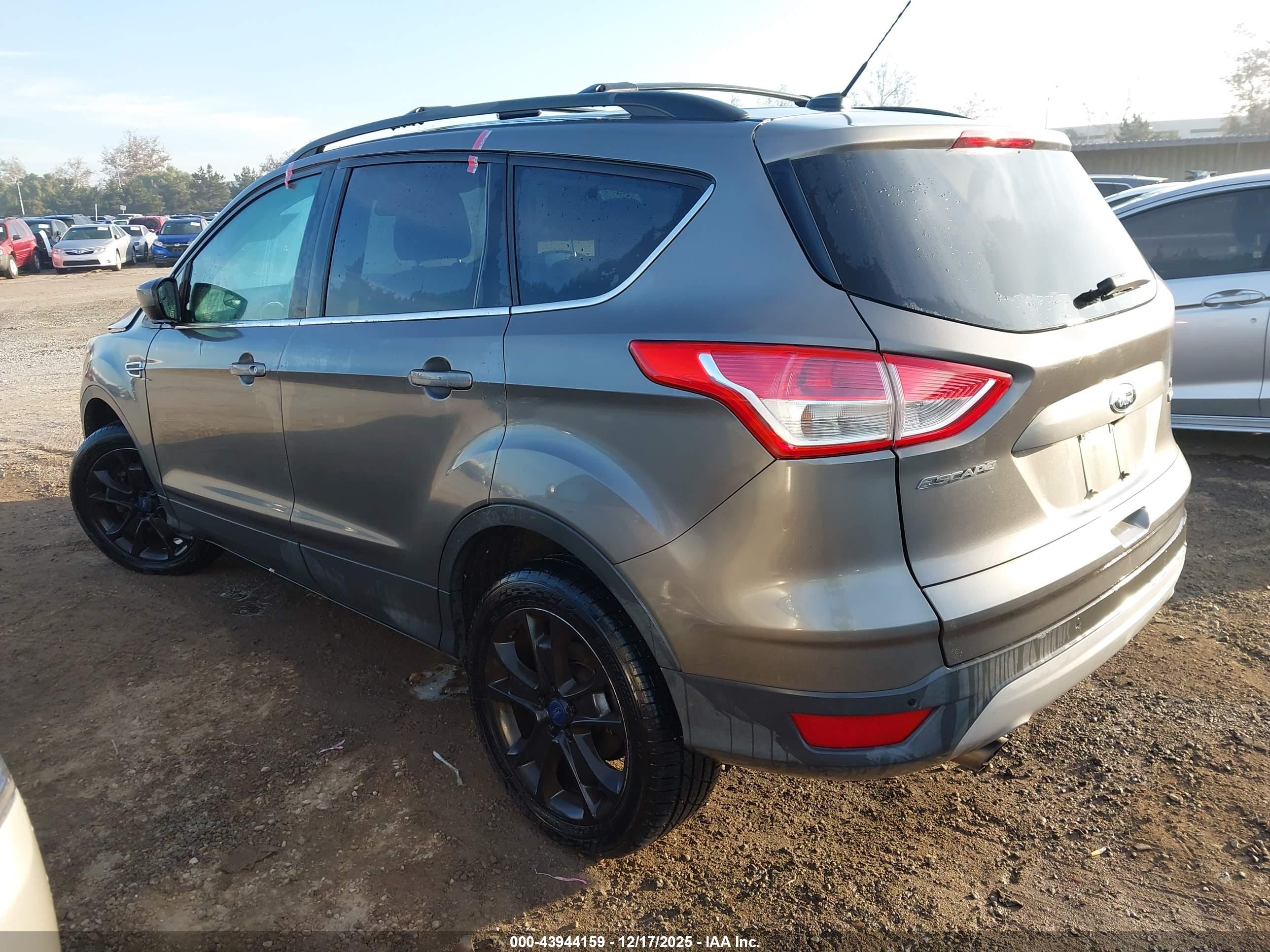 FORD ESCAPE image 3