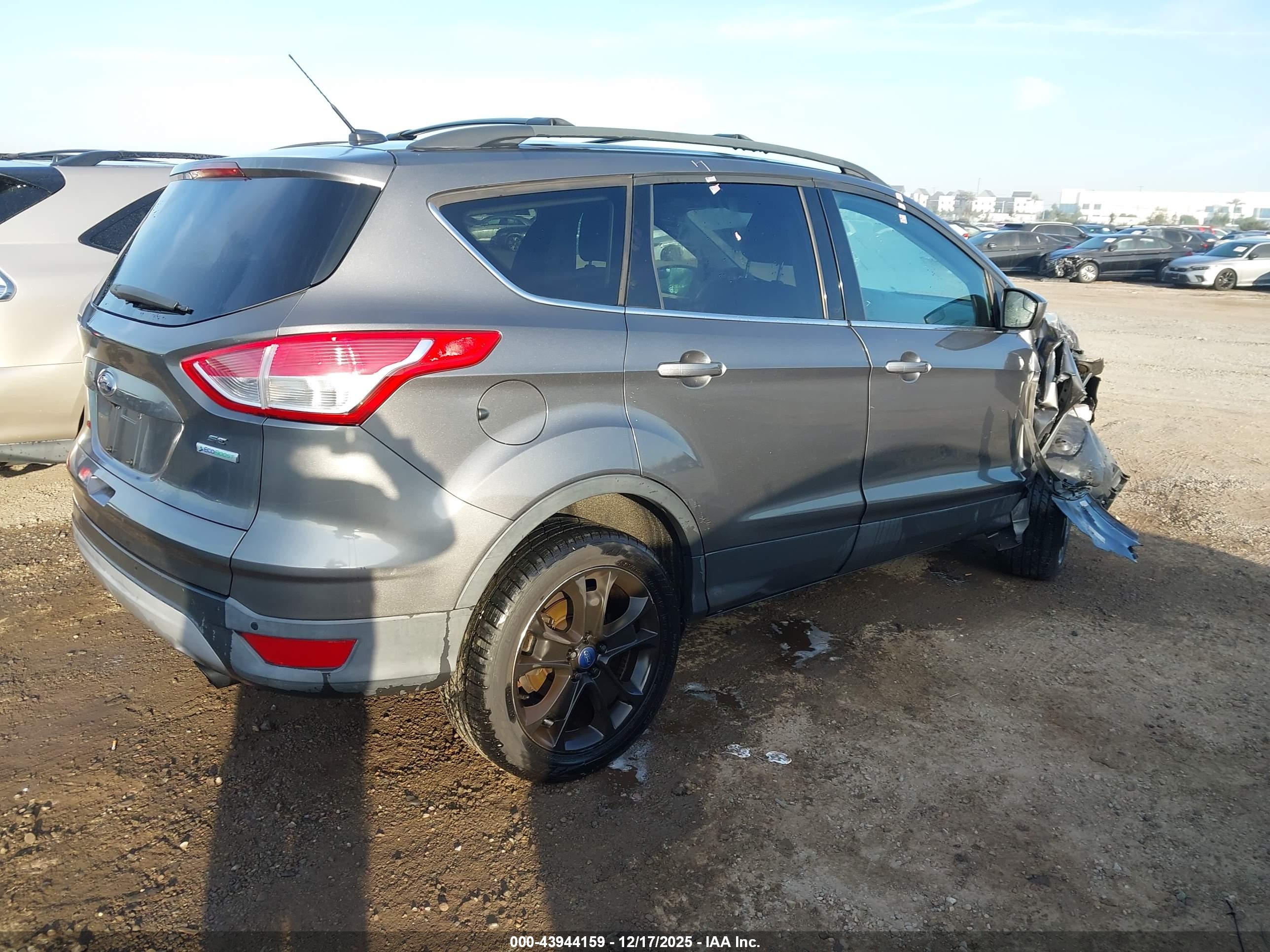 FORD ESCAPE image 4