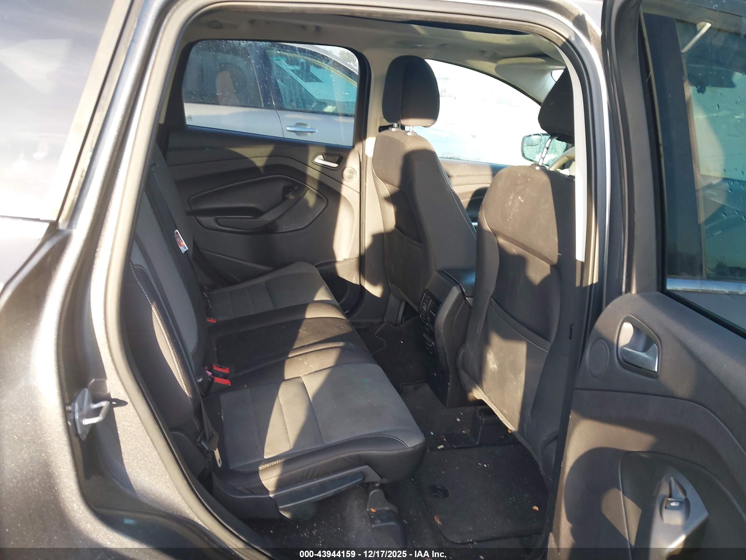FORD ESCAPE image 8