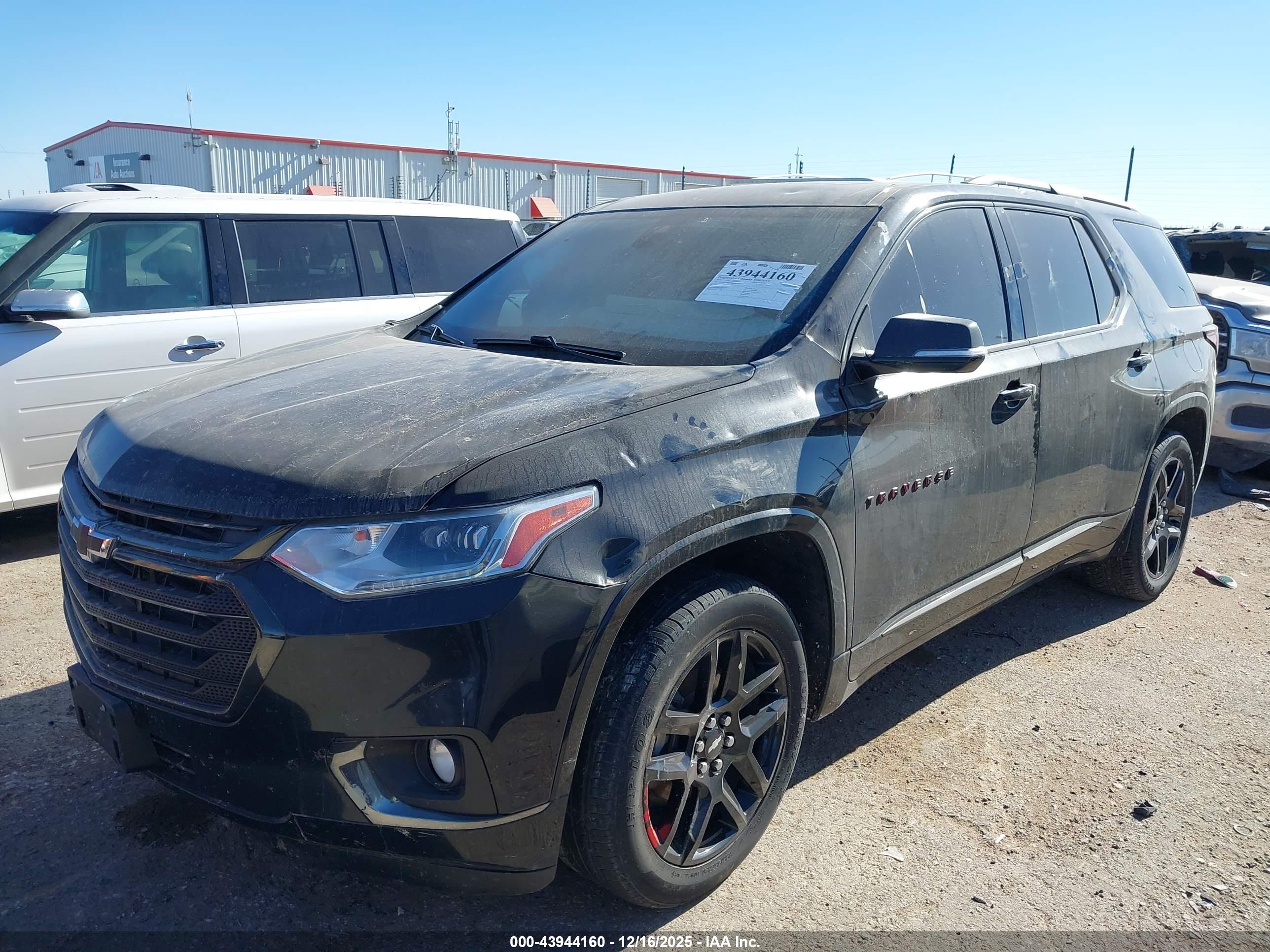 CHEVROLET TRAVERSE image 2