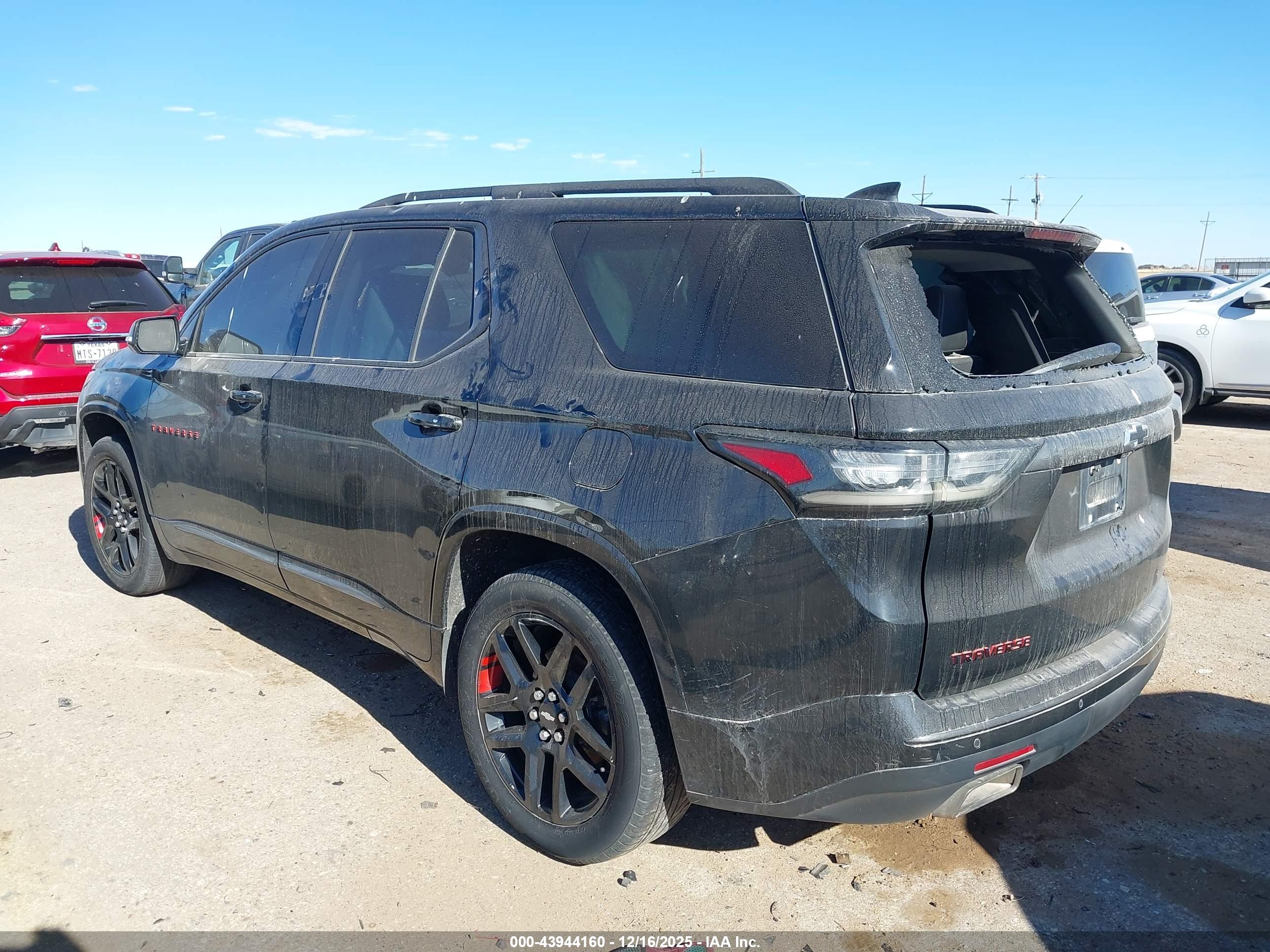 CHEVROLET TRAVERSE image 3