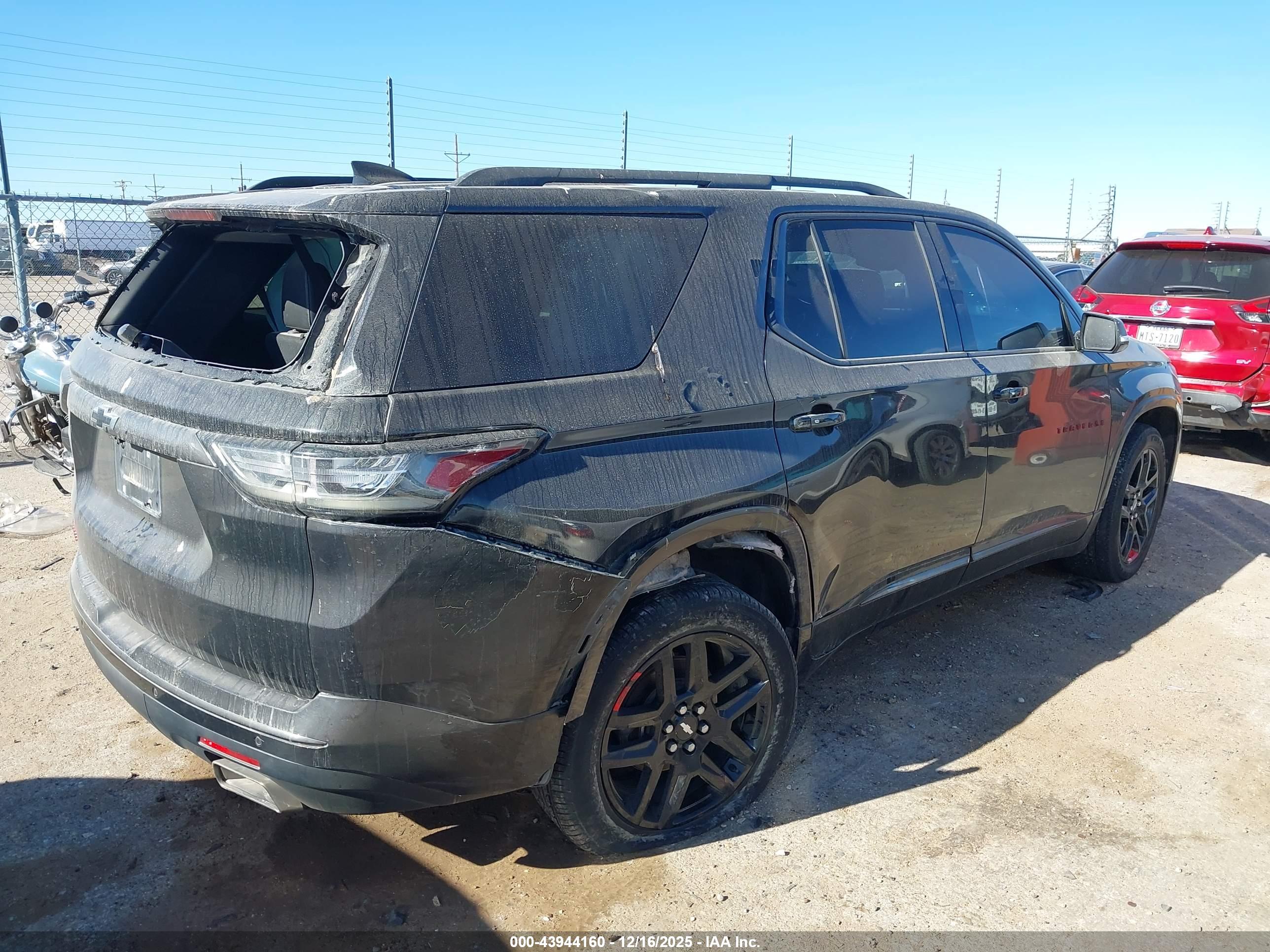 CHEVROLET TRAVERSE image 4