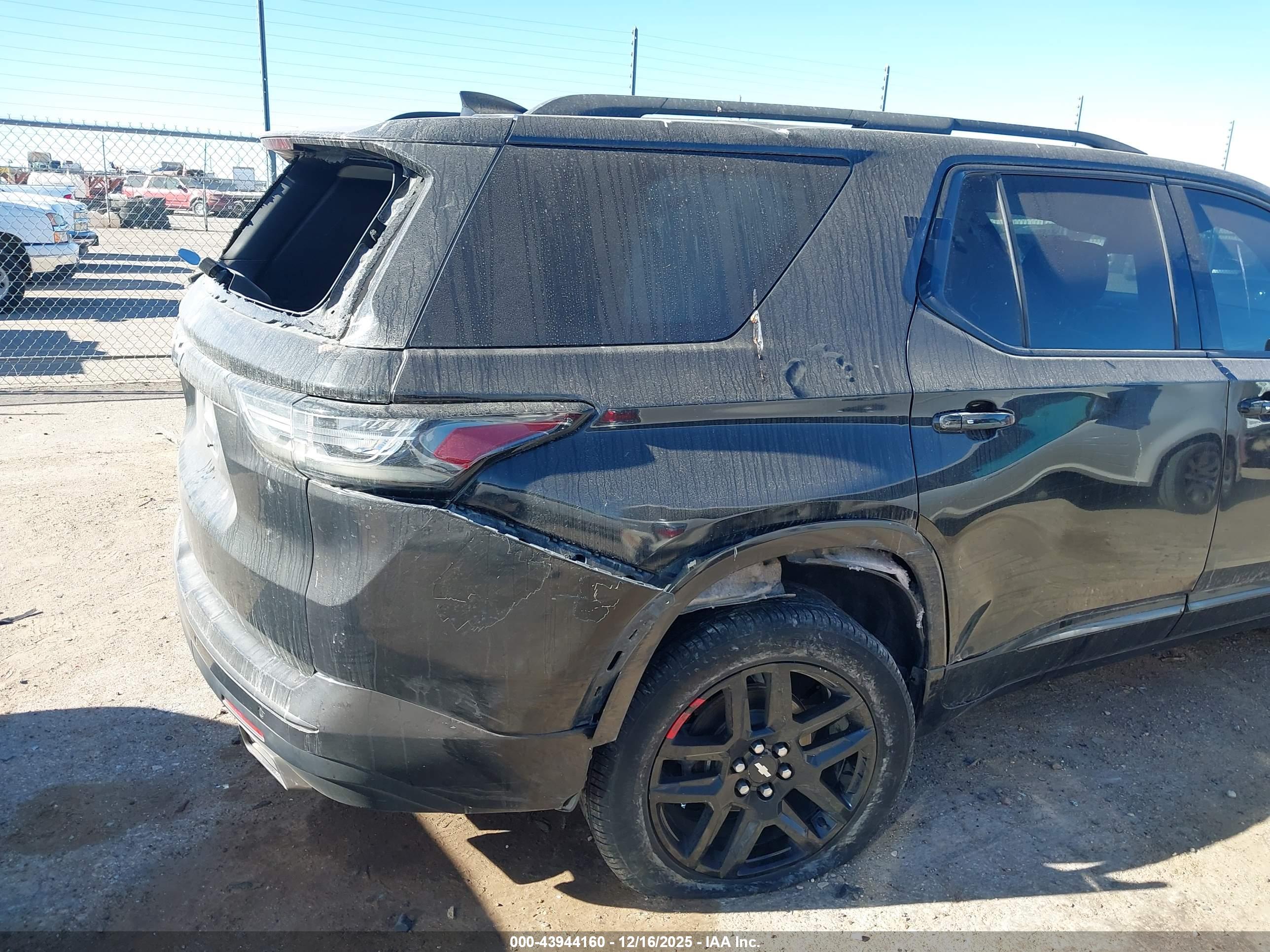 CHEVROLET TRAVERSE image 6