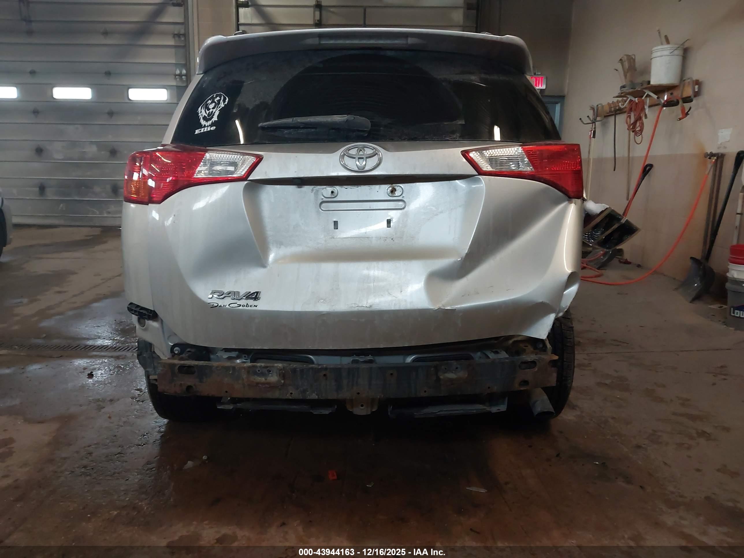 TOYOTA RAV4 image 6