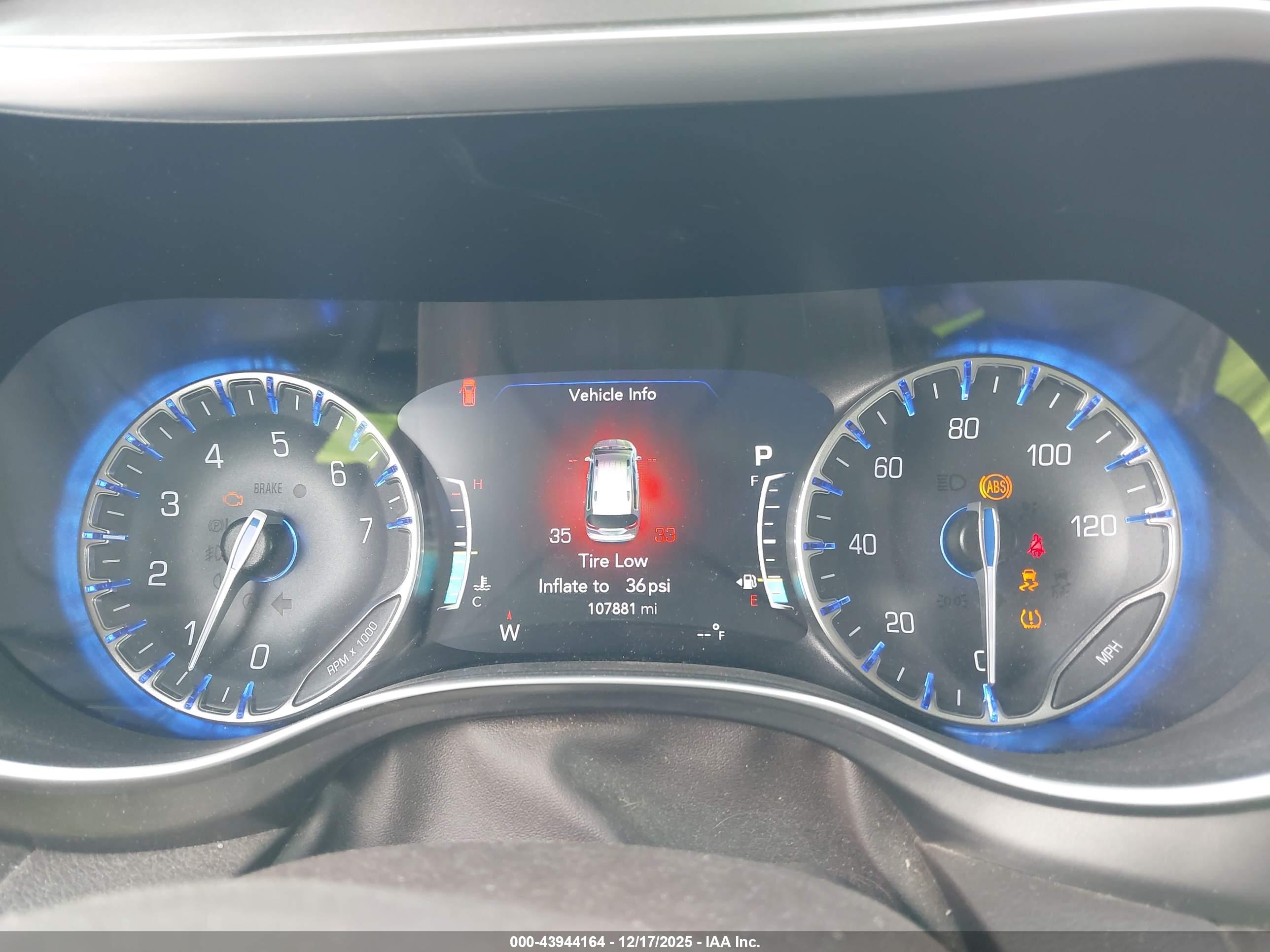 CHRYSLER PACIFICA image 7