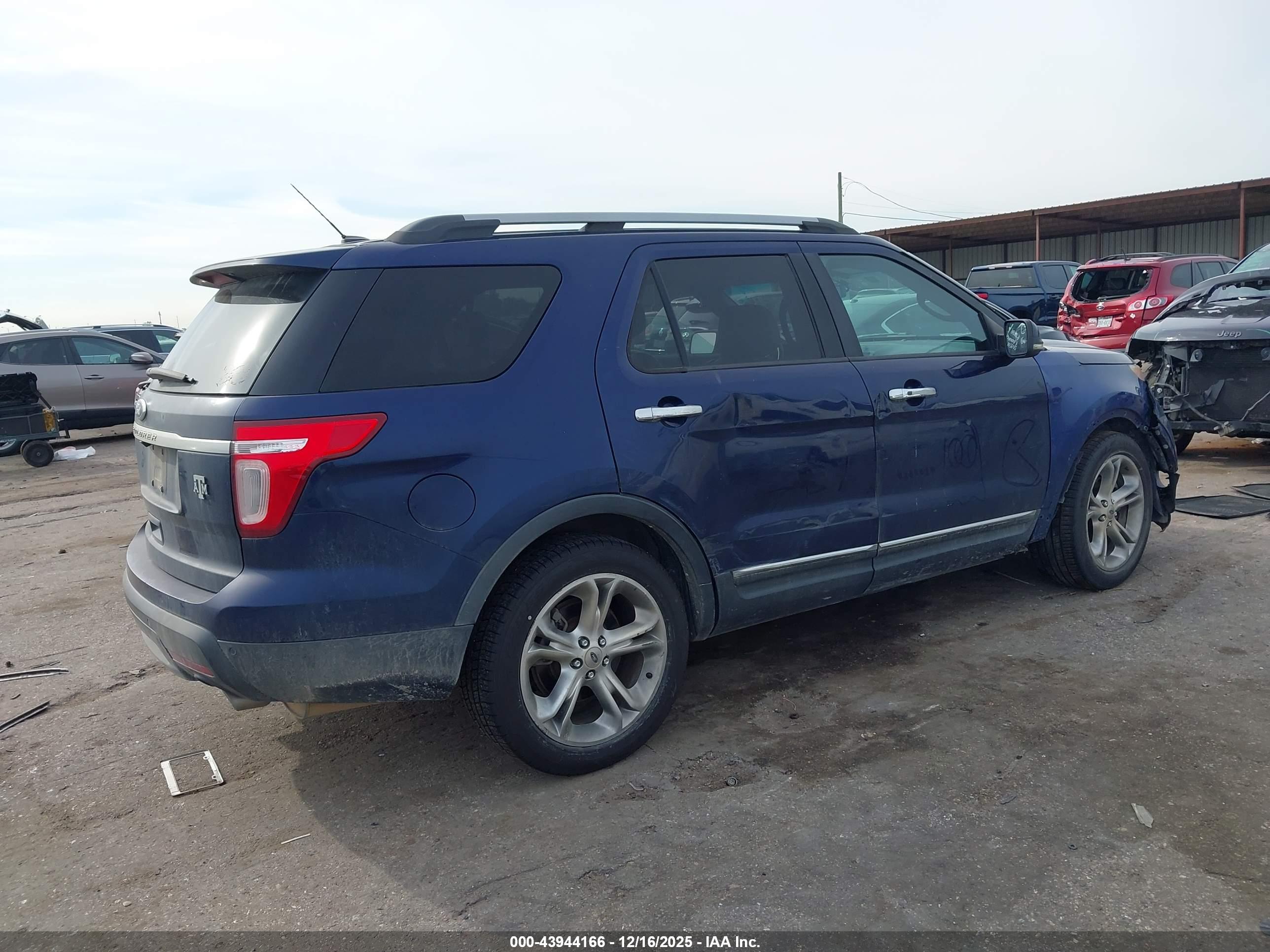FORD EXPLORER image 4