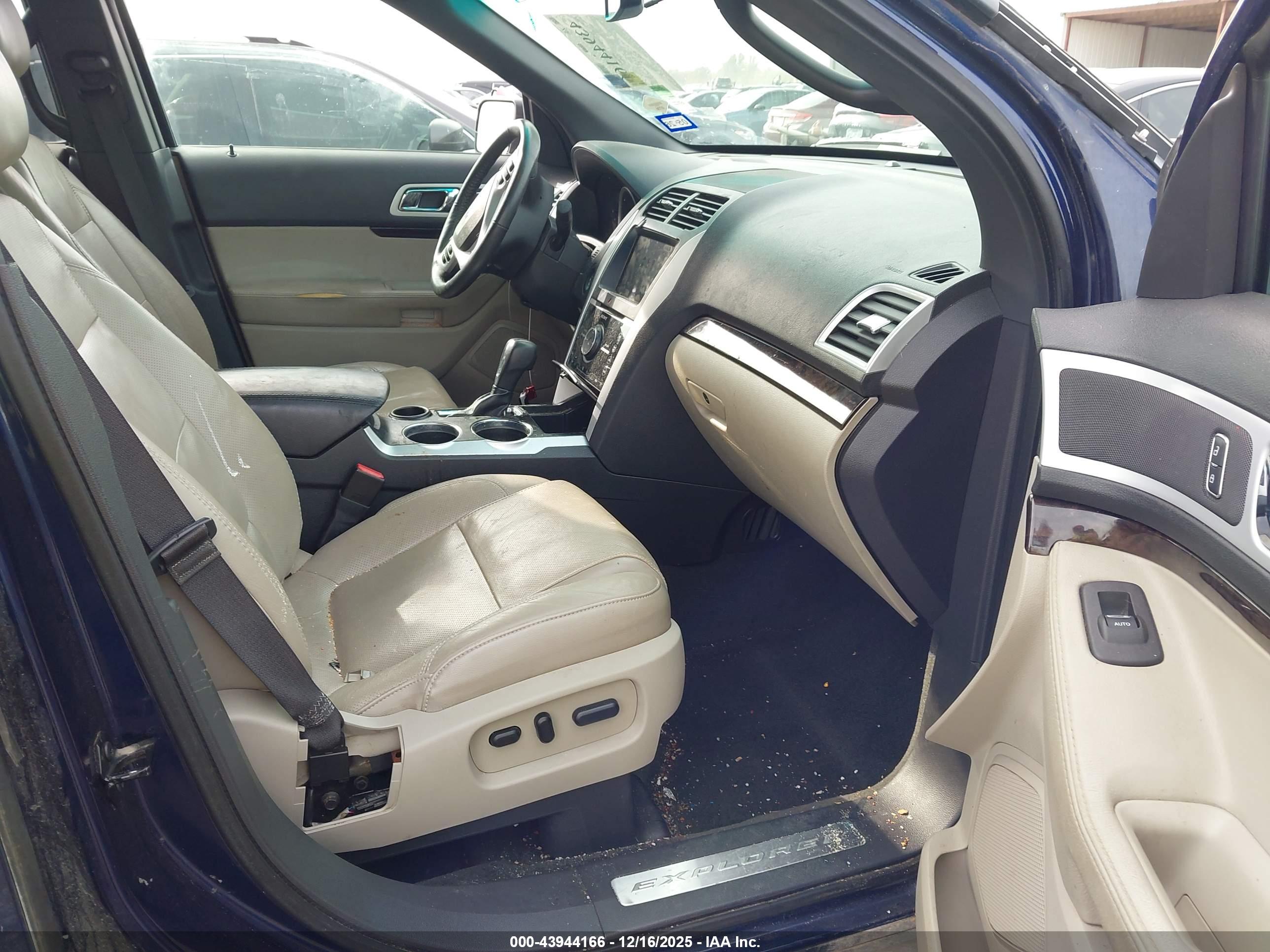 FORD EXPLORER image 5