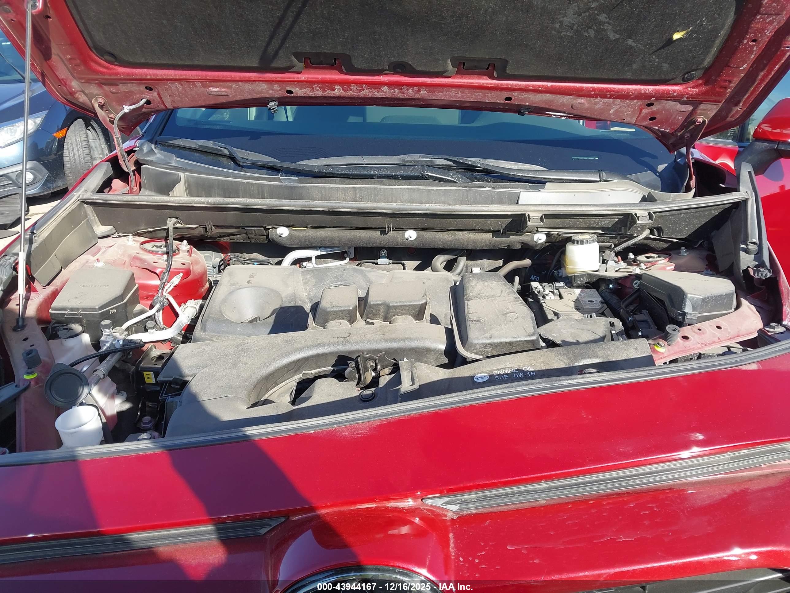 TOYOTA RAV4 image 10