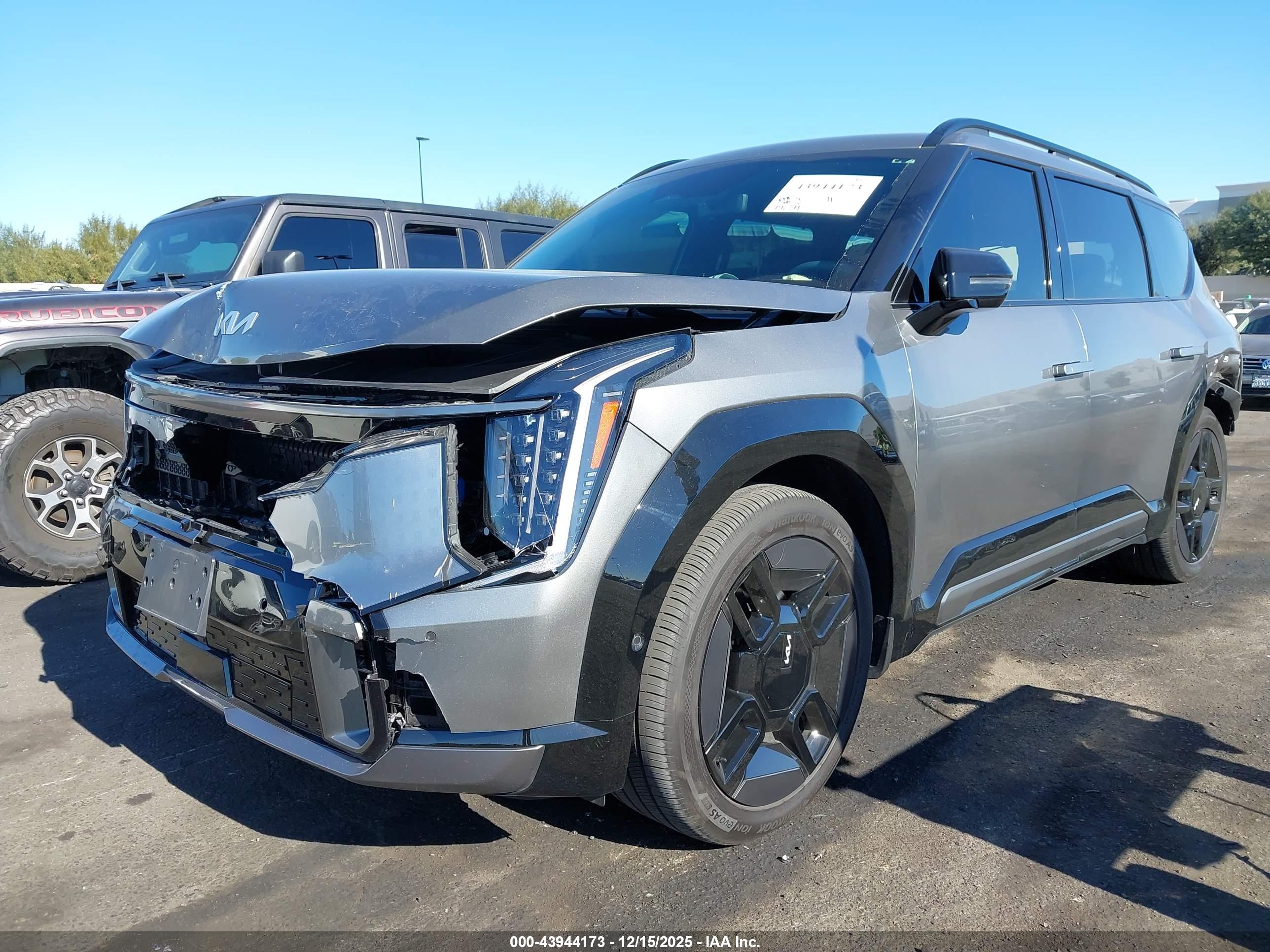 KIA EV9 image 2