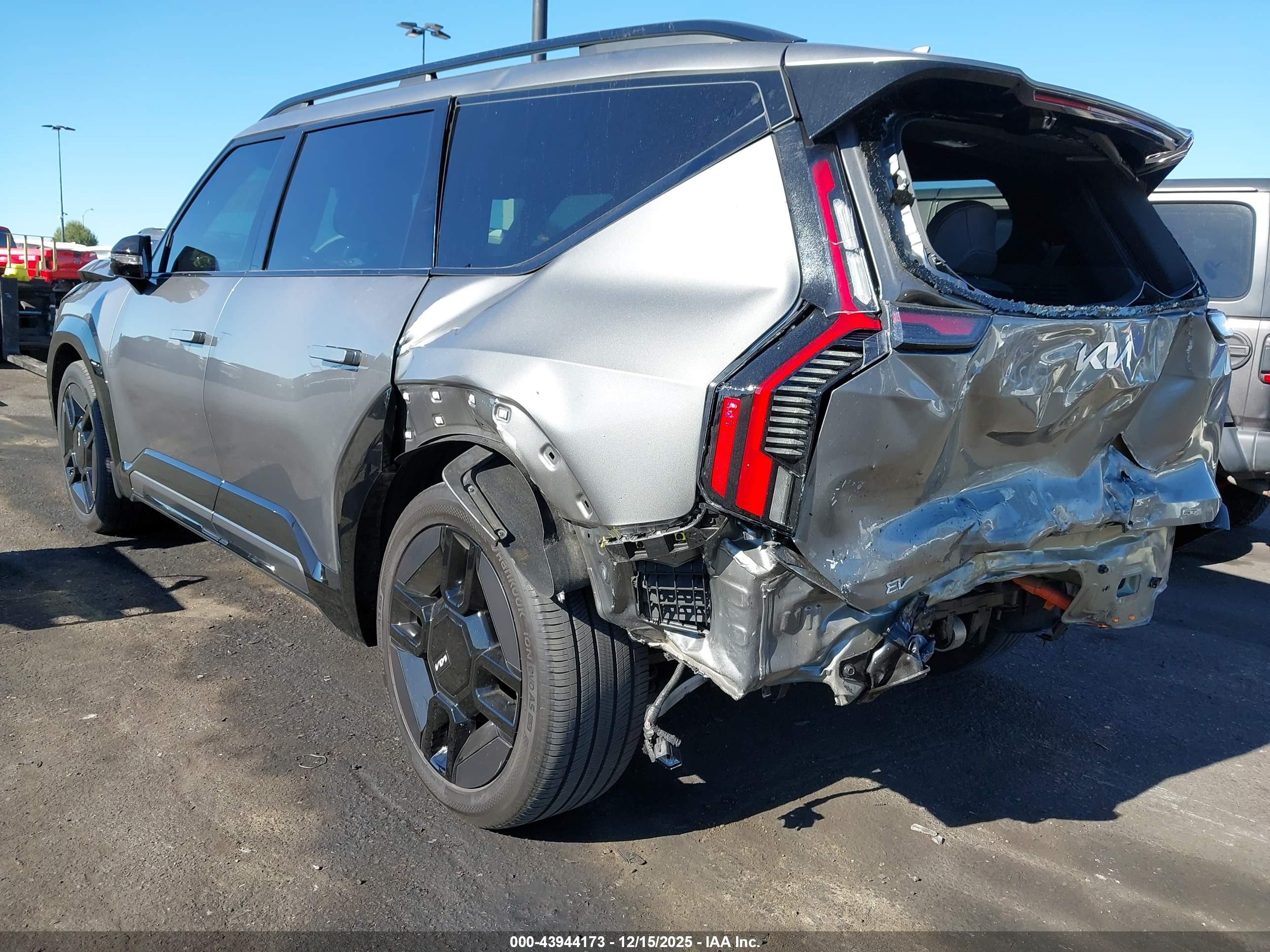 KIA EV9 image 3