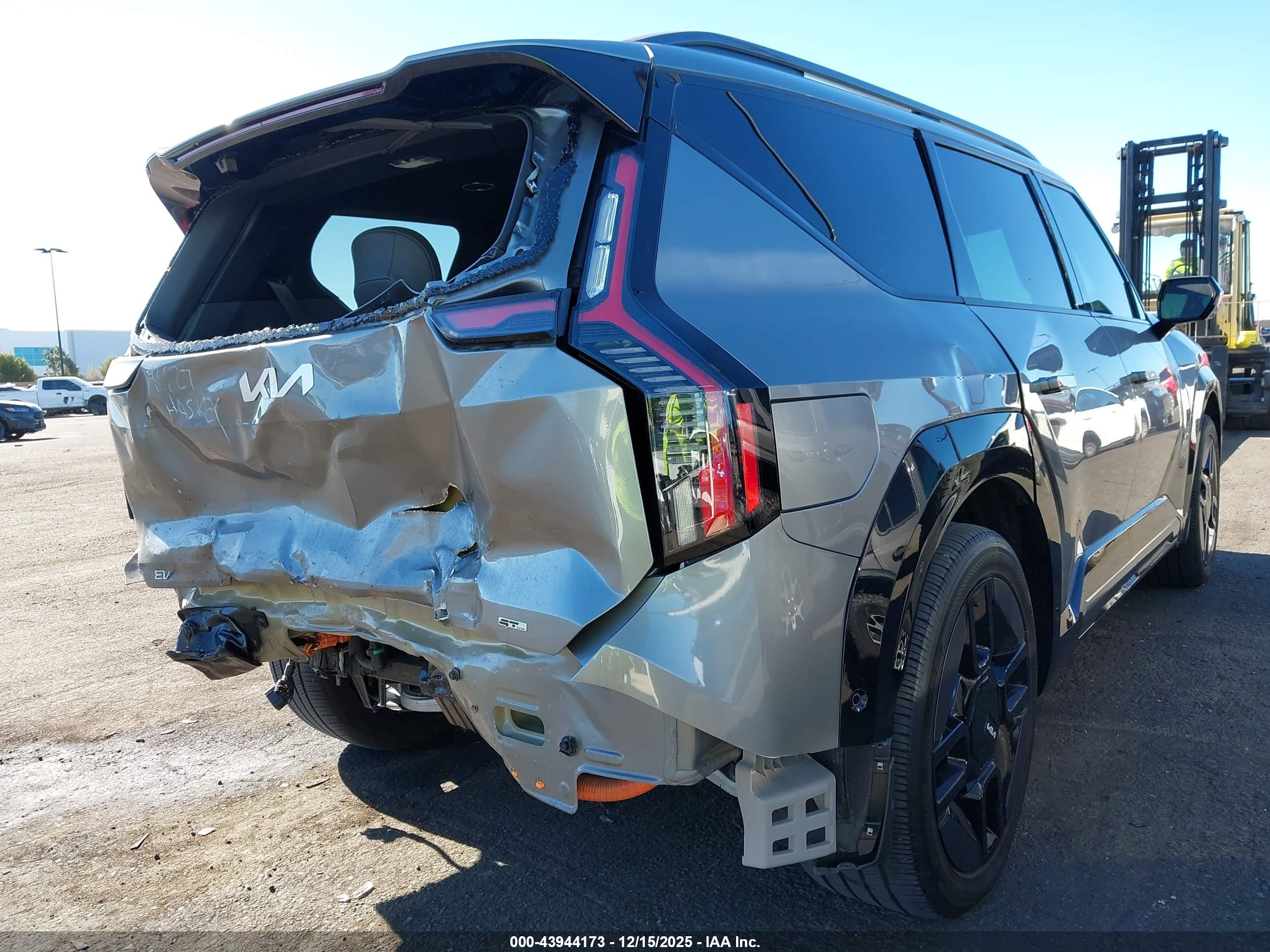 KIA EV9 image 4