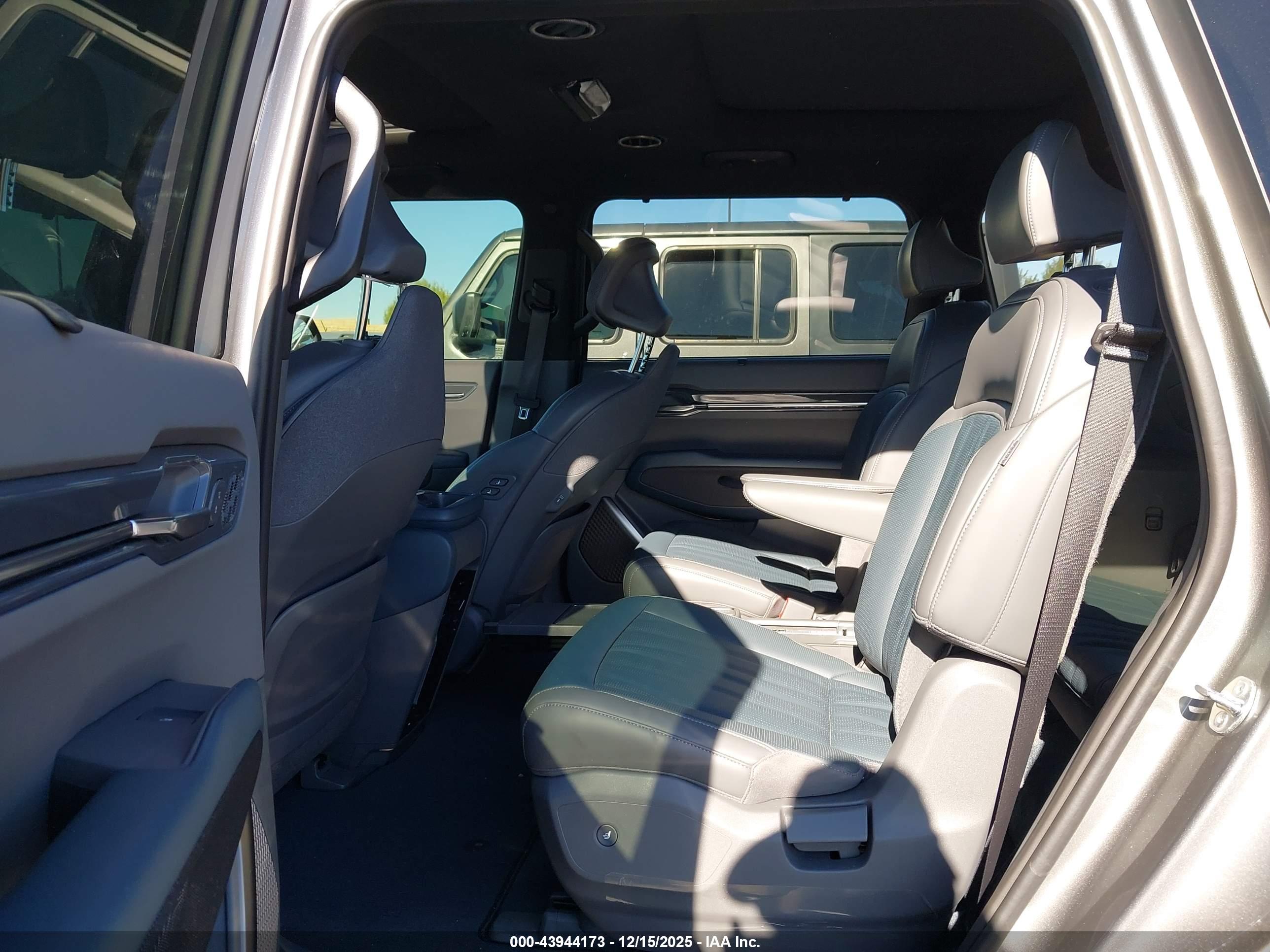 KIA EV9 image 8