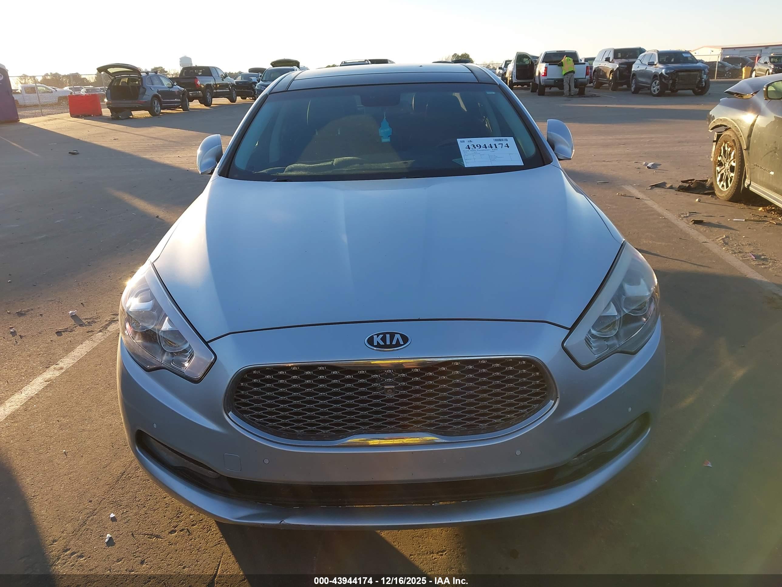 KIA K900 image 6
