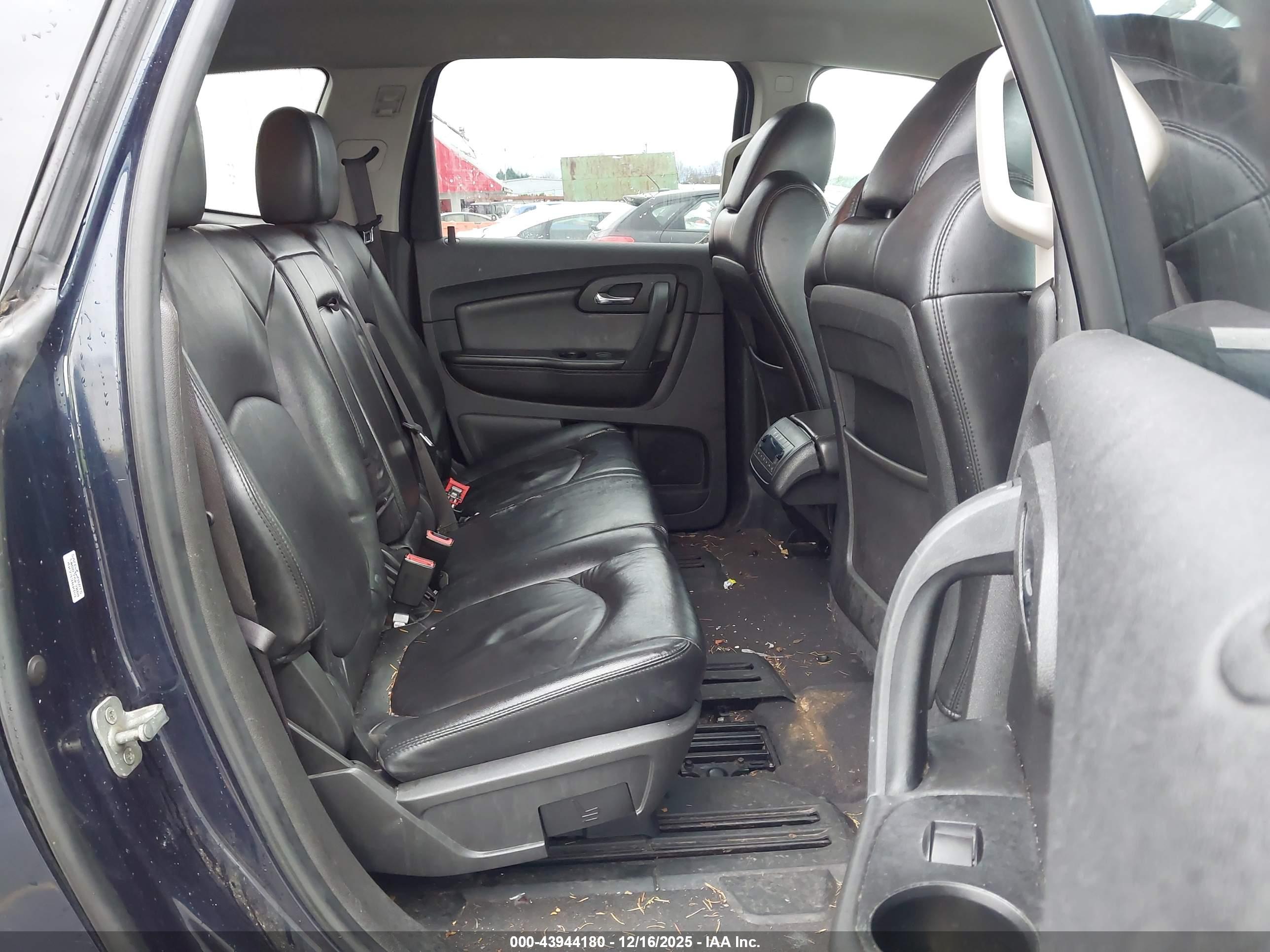 CHEVROLET TRAVERSE image 8