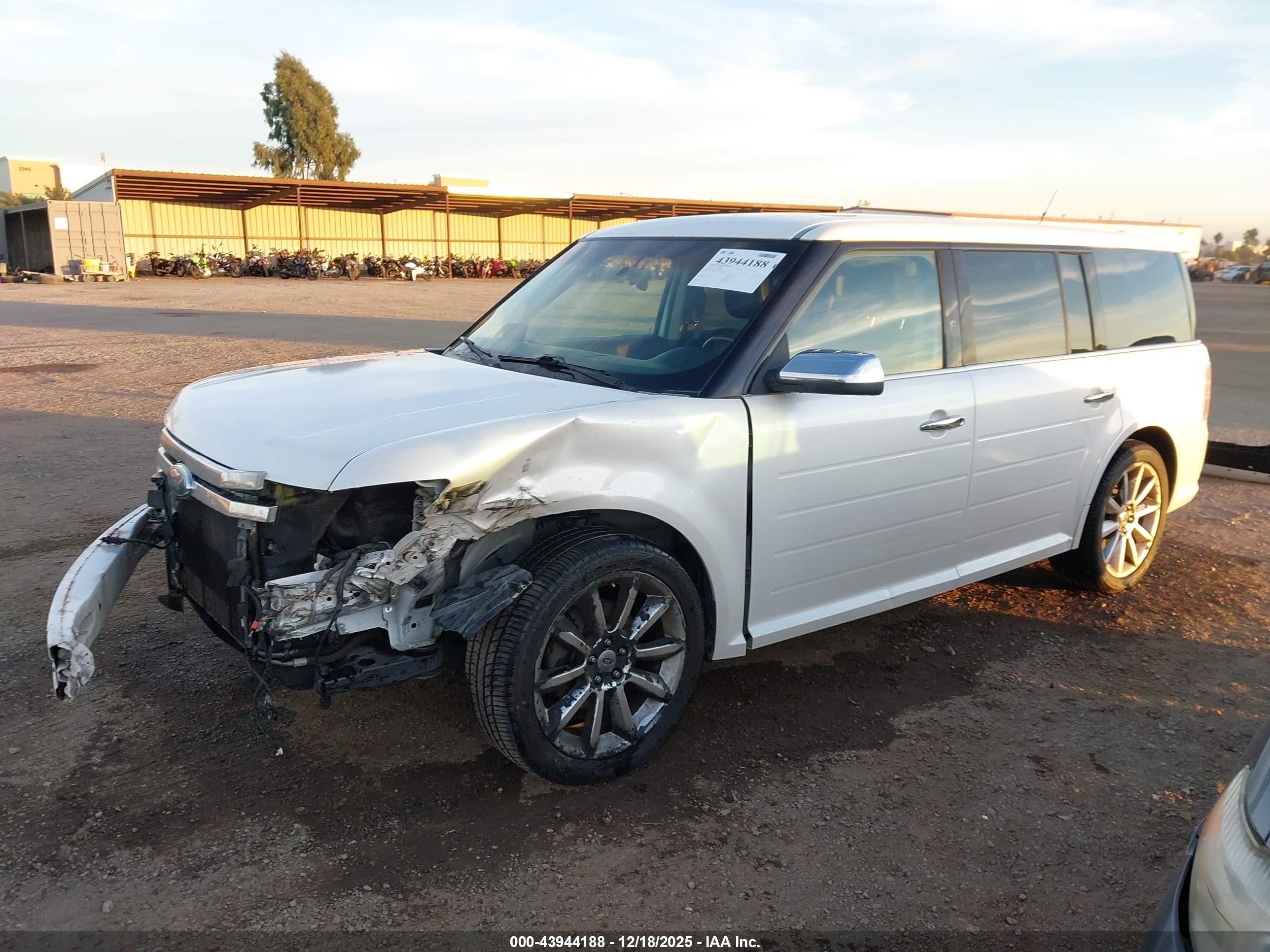 FORD FLEX image 2