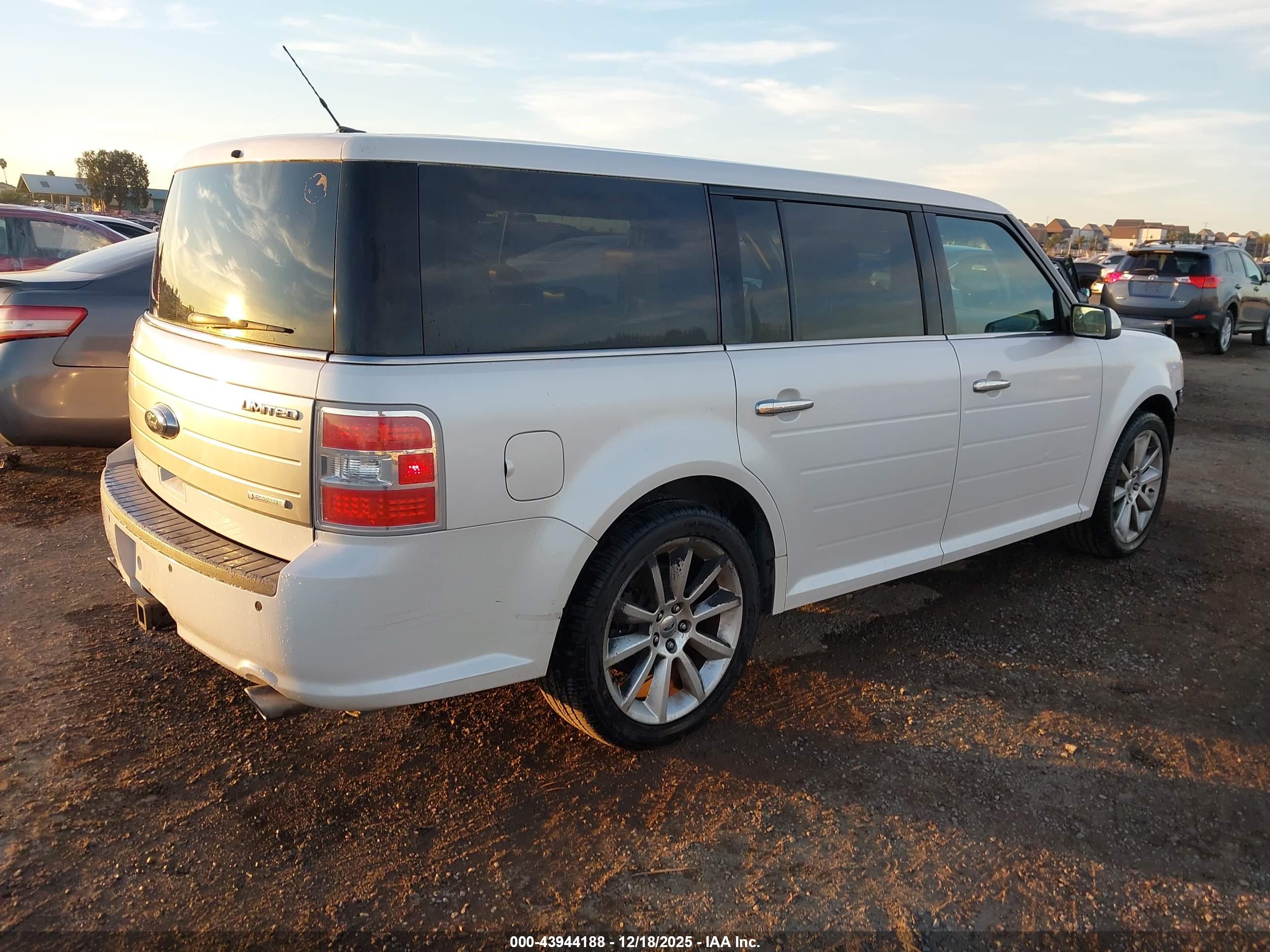 FORD FLEX image 4