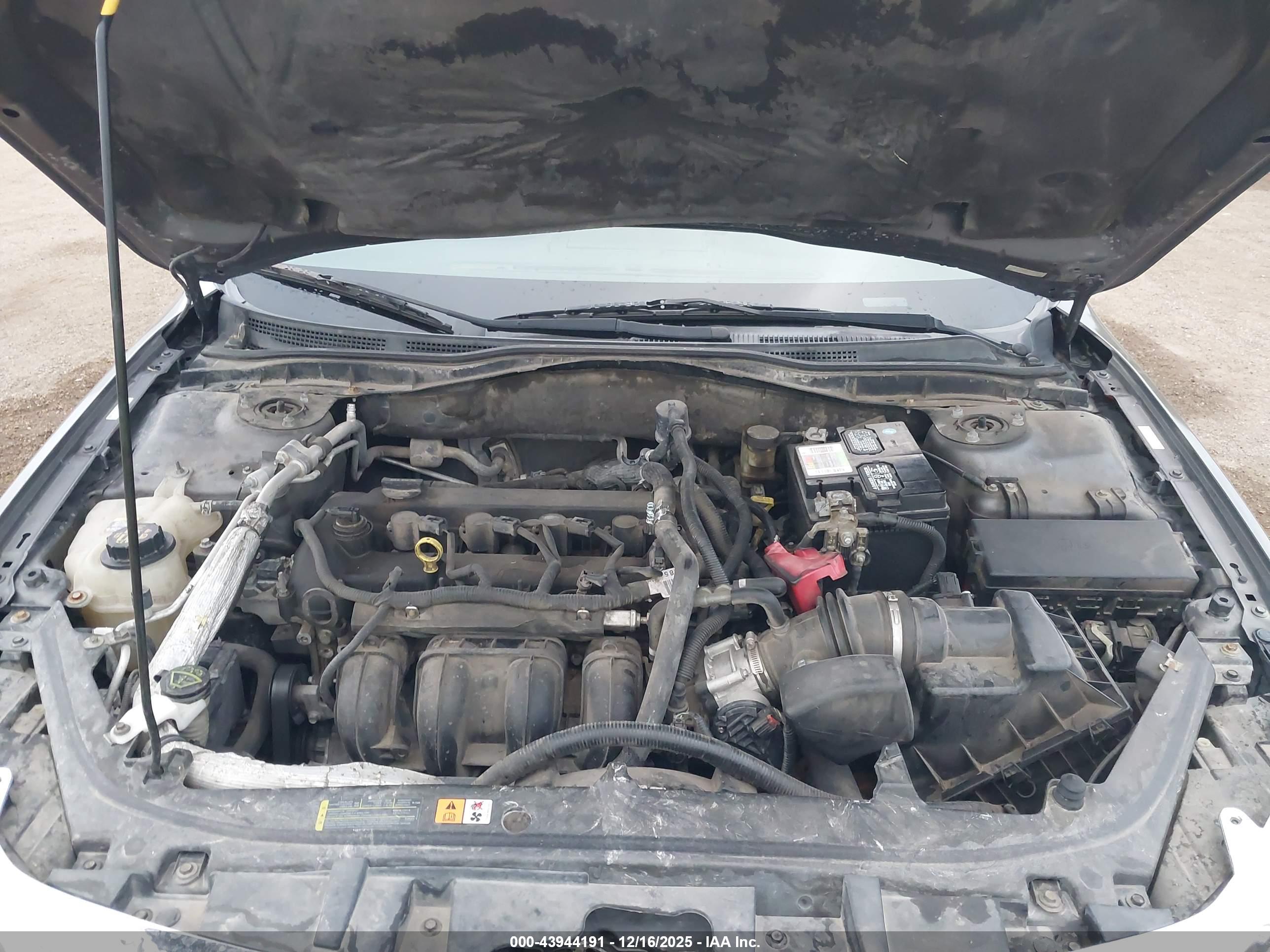 FORD FUSION image 10