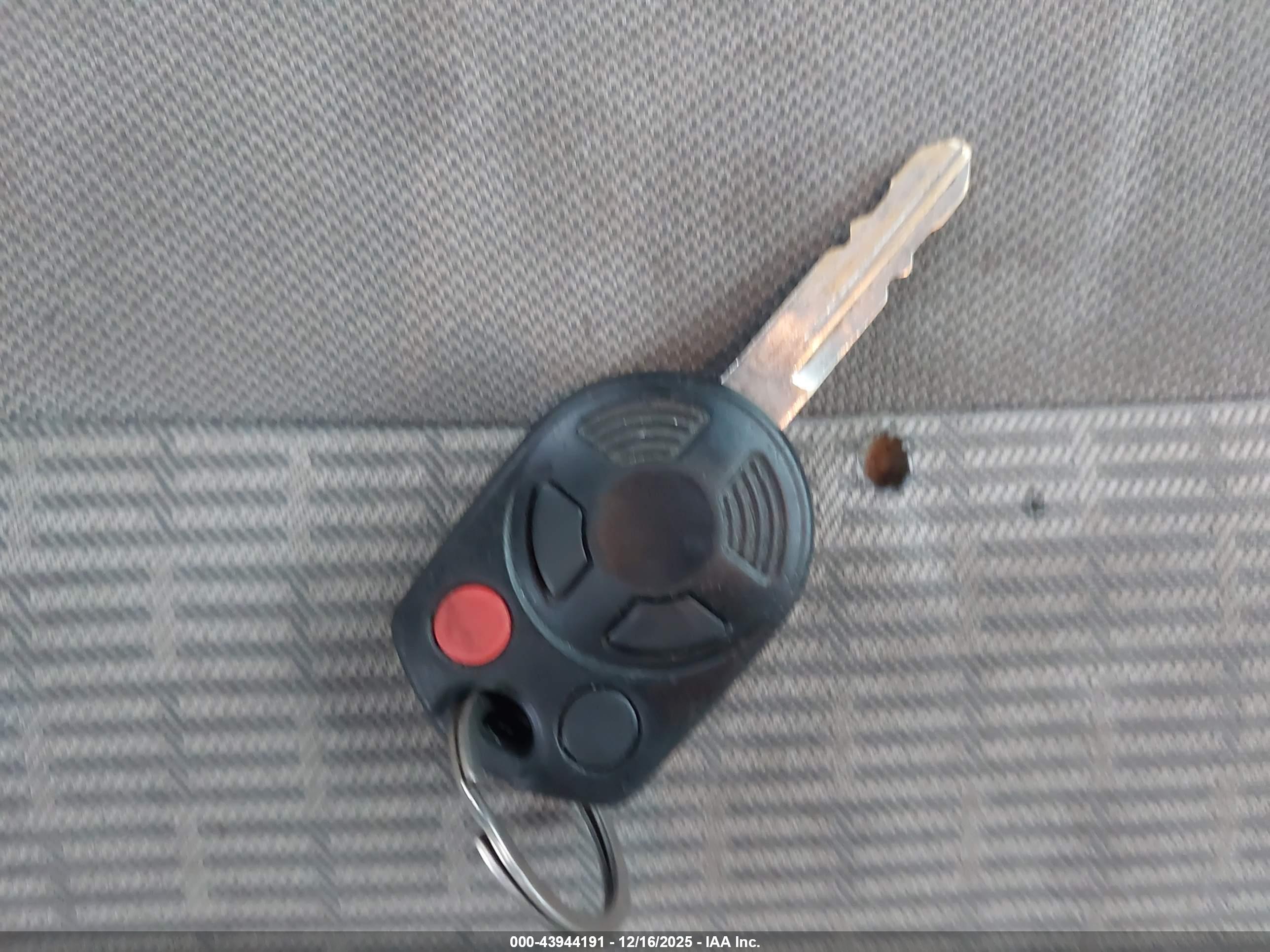 FORD FUSION image 11