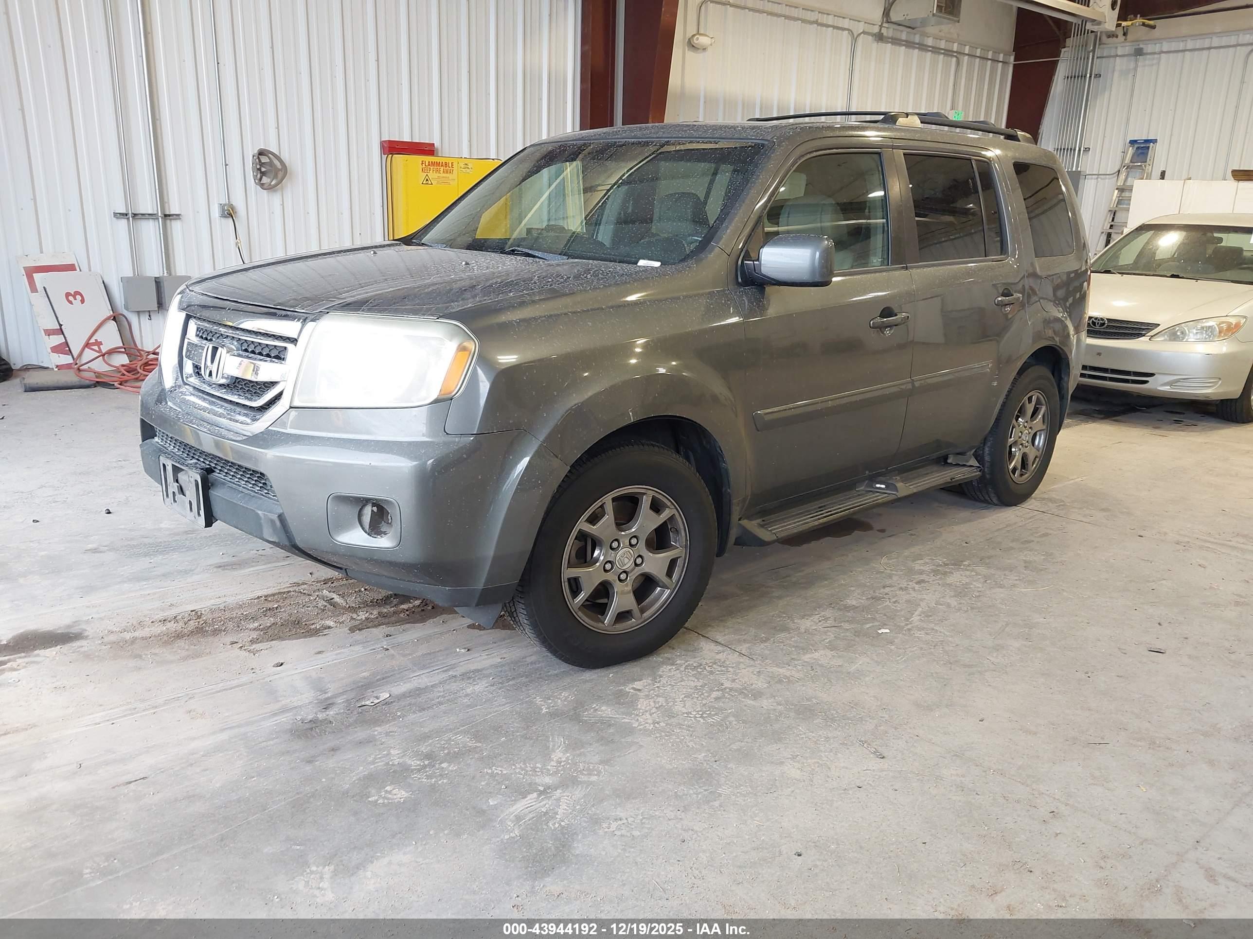 HONDA PILOT image 2