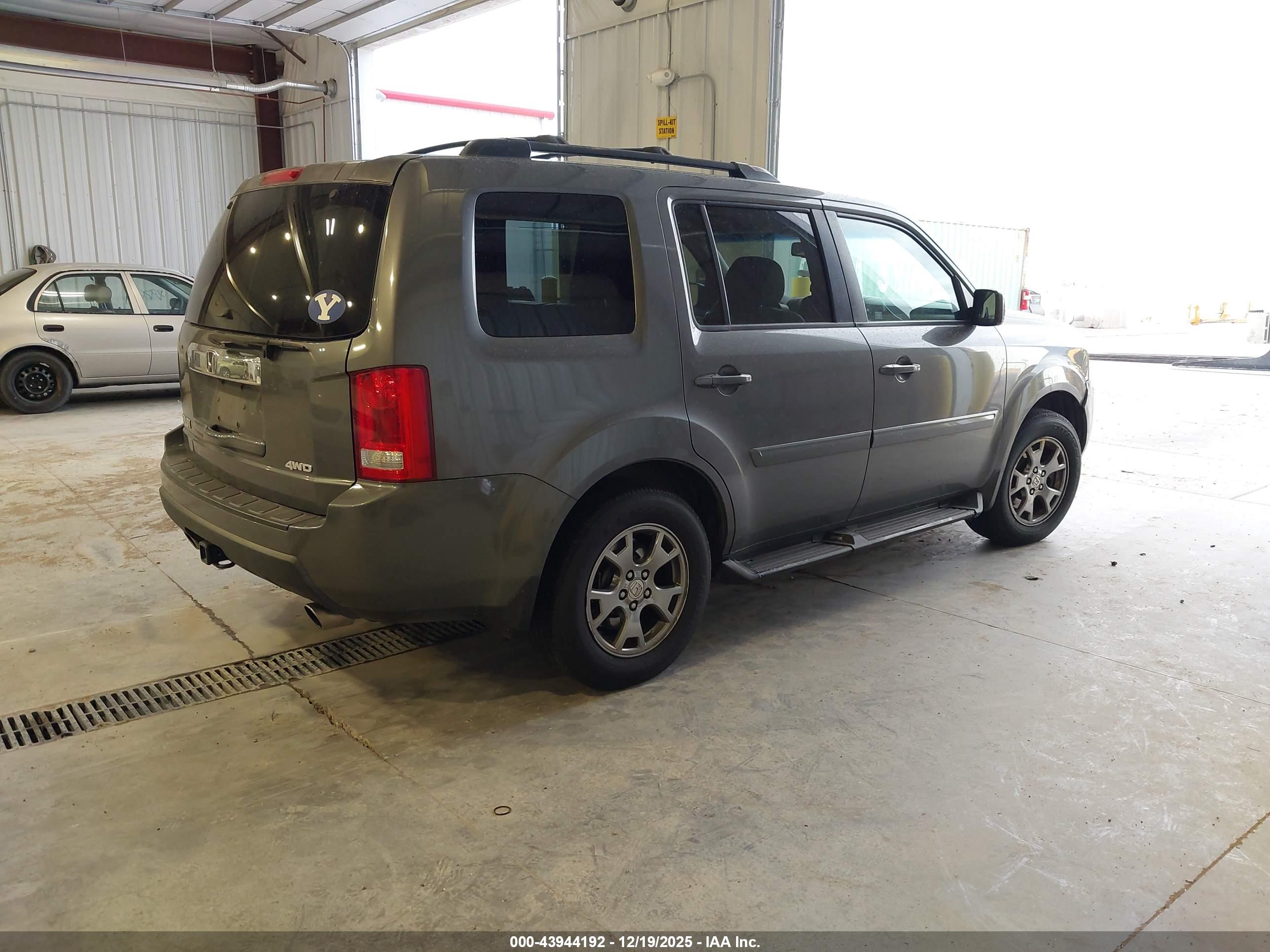 HONDA PILOT image 4