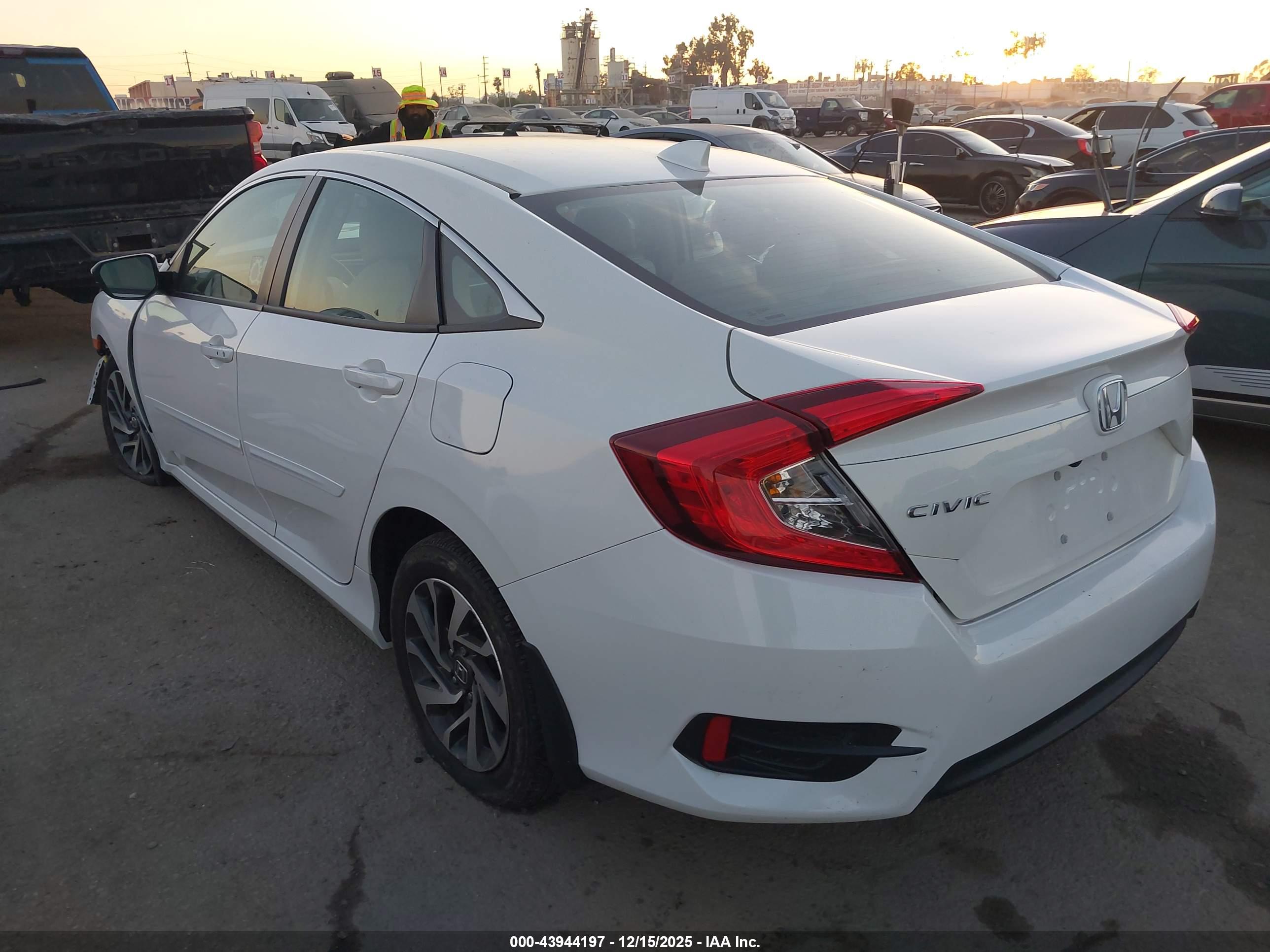 HONDA CIVIC image 3