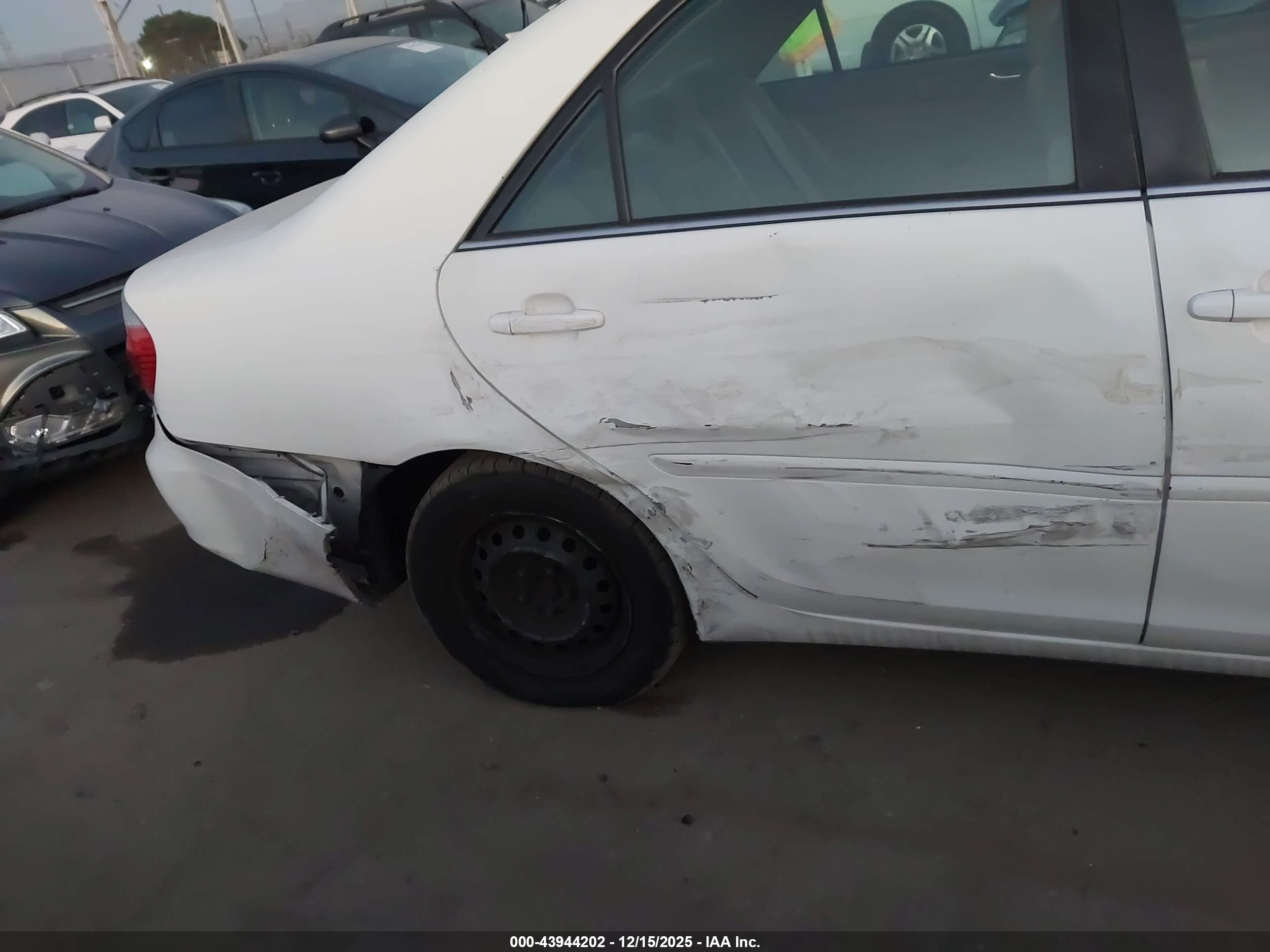 TOYOTA CAMRY image 6