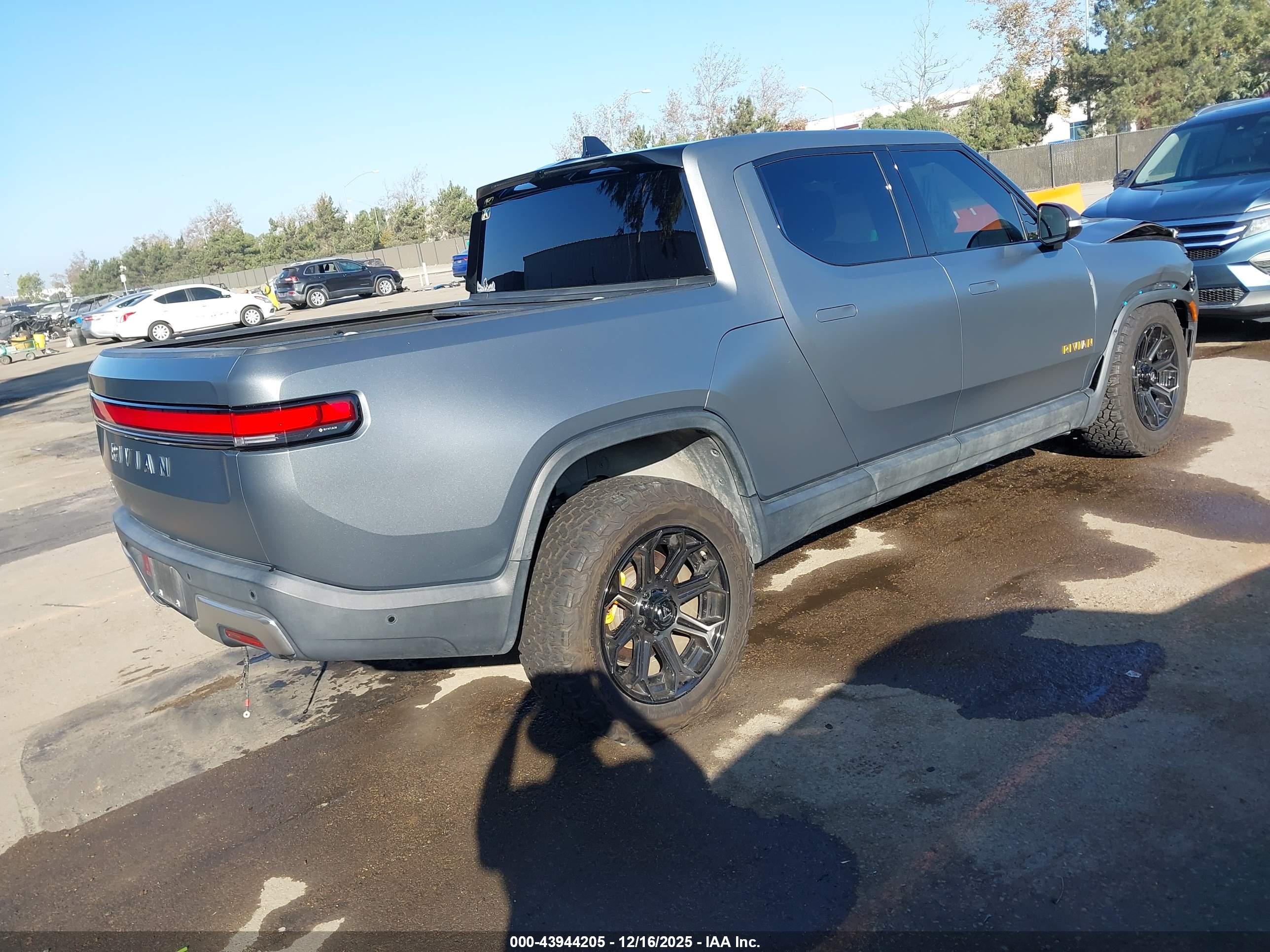 RIVIAN R1T image 4