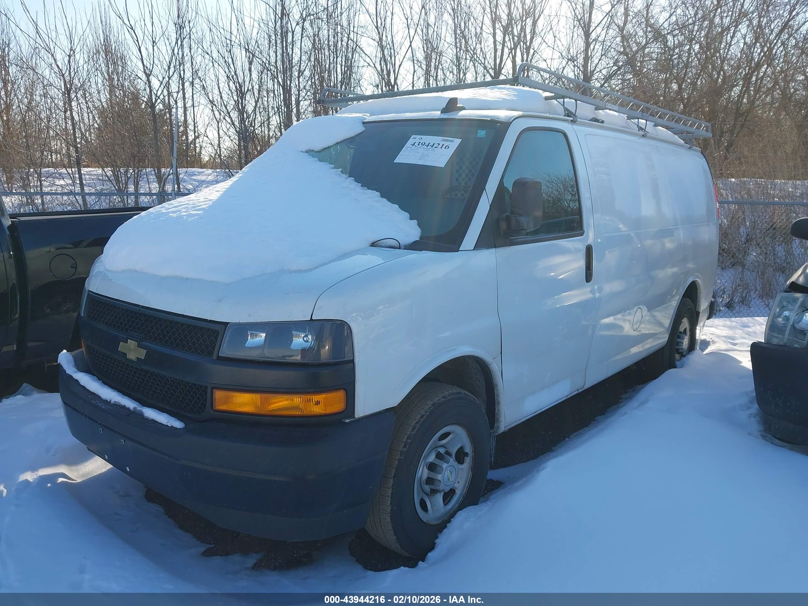 CHEVROLET EXPRESS image 2