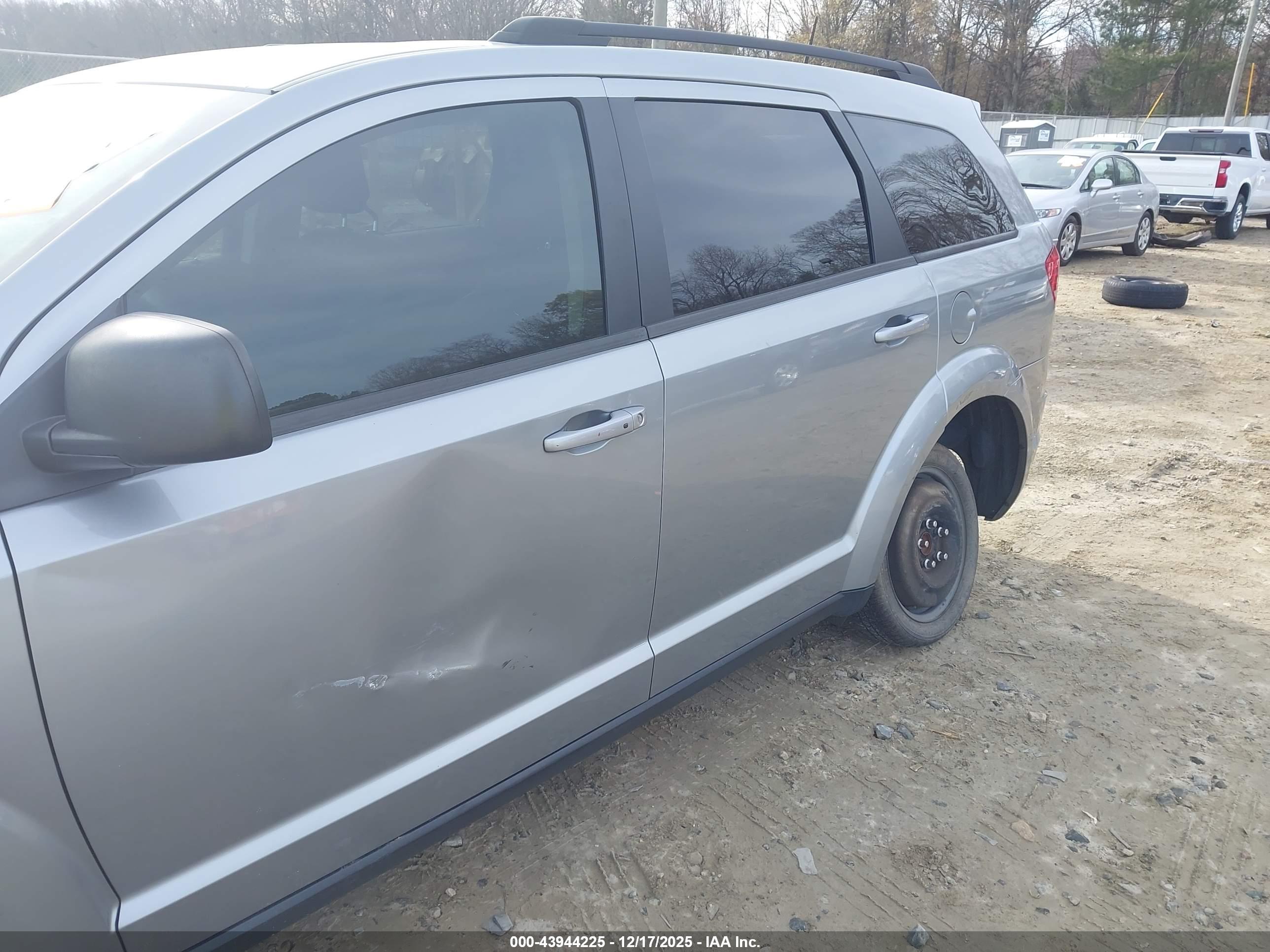 DODGE JOURNEY image 6