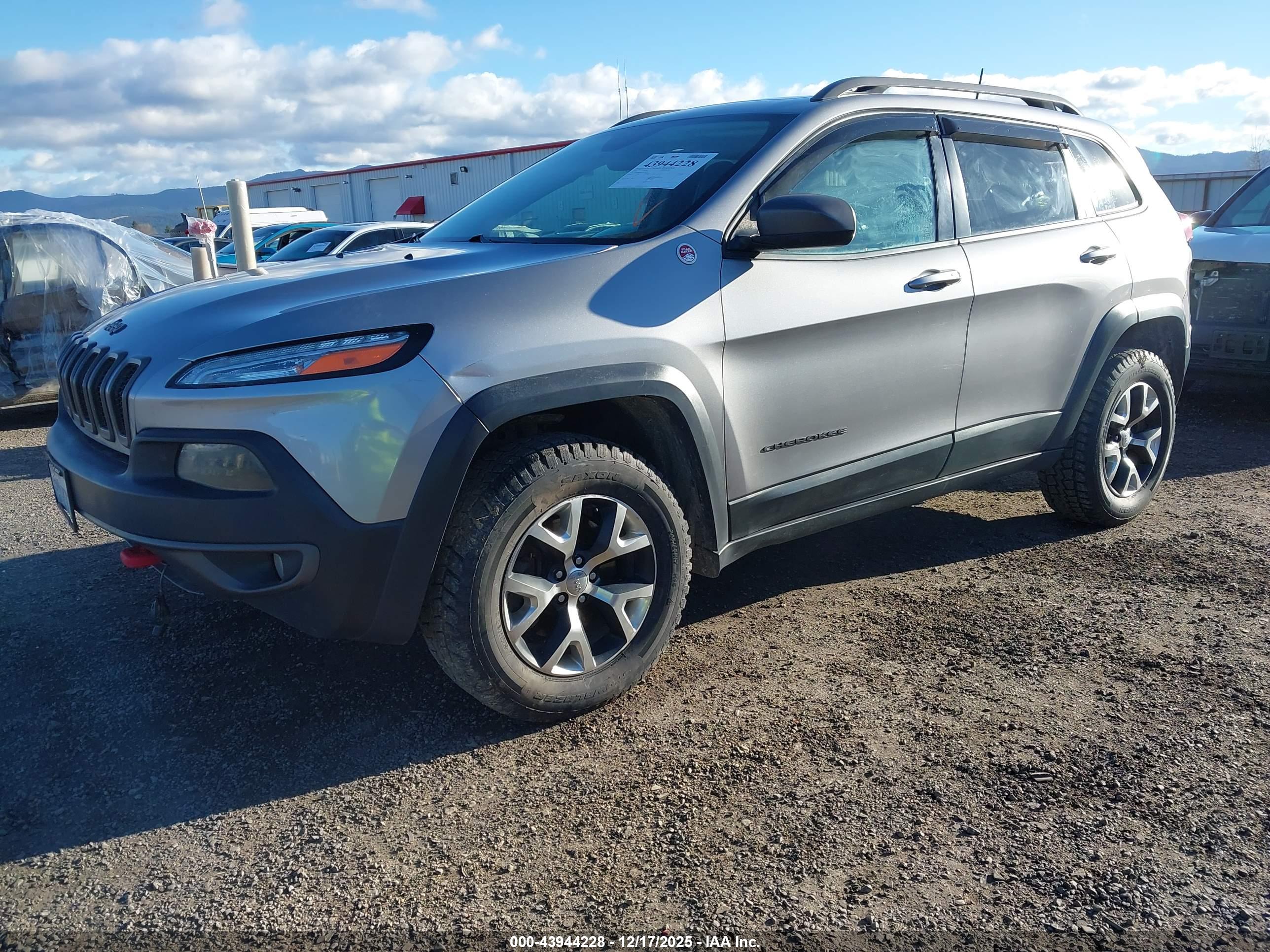 JEEP CHEROKEE image 2