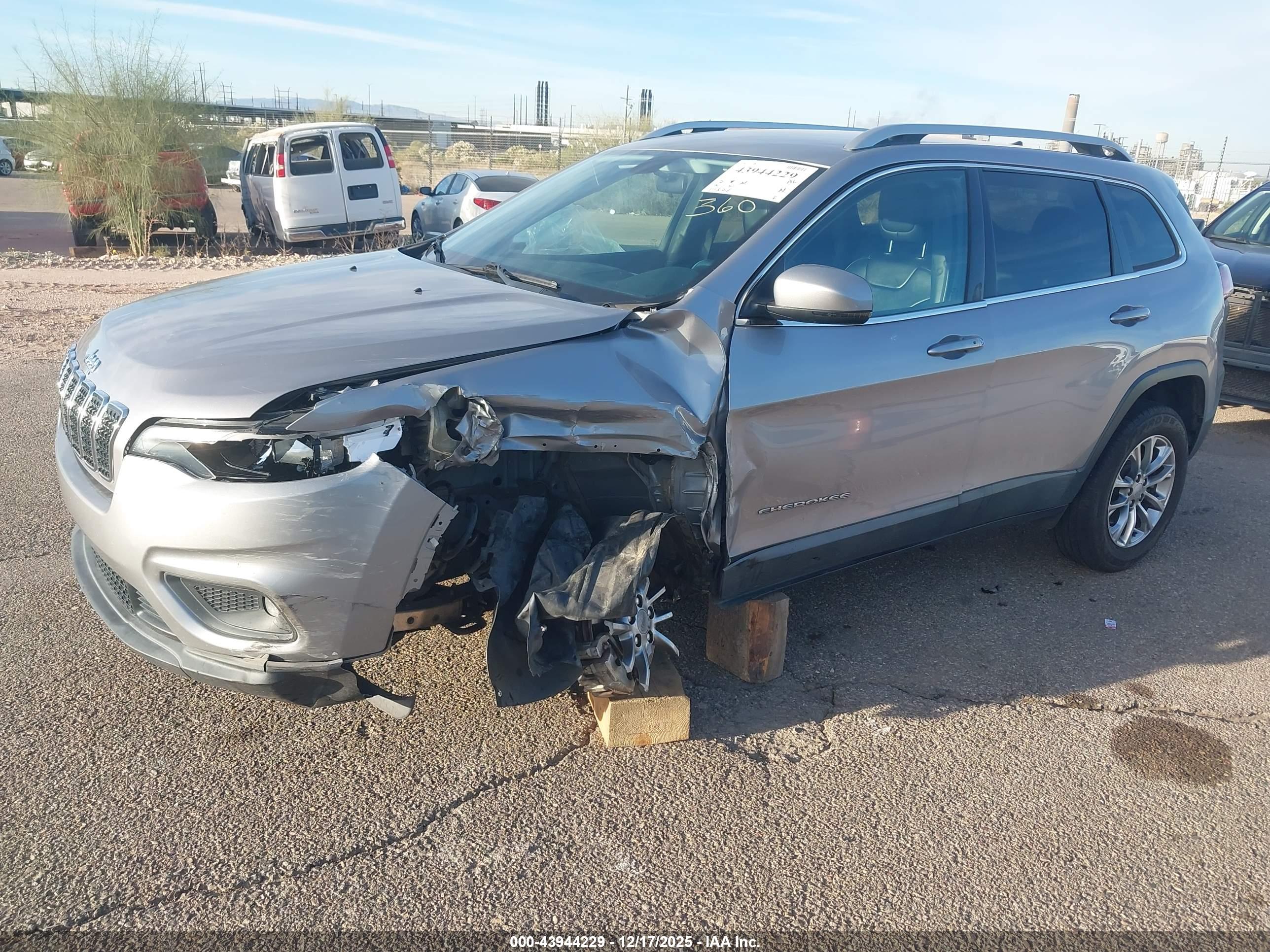 JEEP CHEROKEE image 2